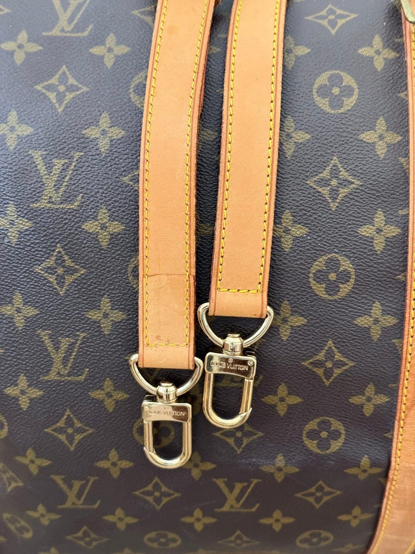 Keepall 60 Bandoulier with Original Strap, Luggage Tag and Poignet 📅 Year: 1991