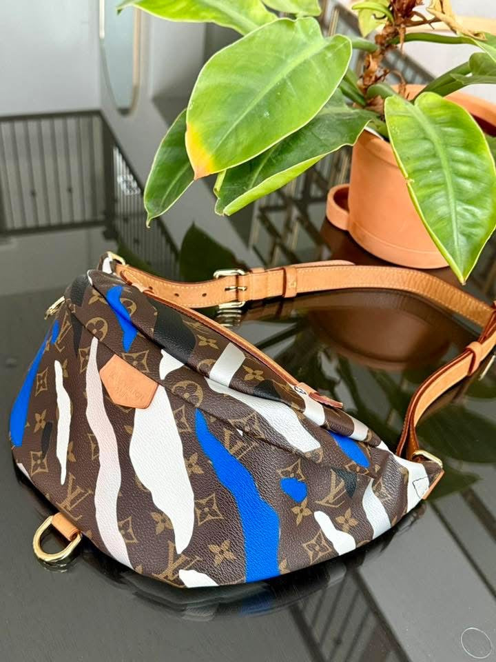 Bumbag Monogram League of Legends with Dustbag, Box and Paper bag 🌺- 🗓️ Year 2019