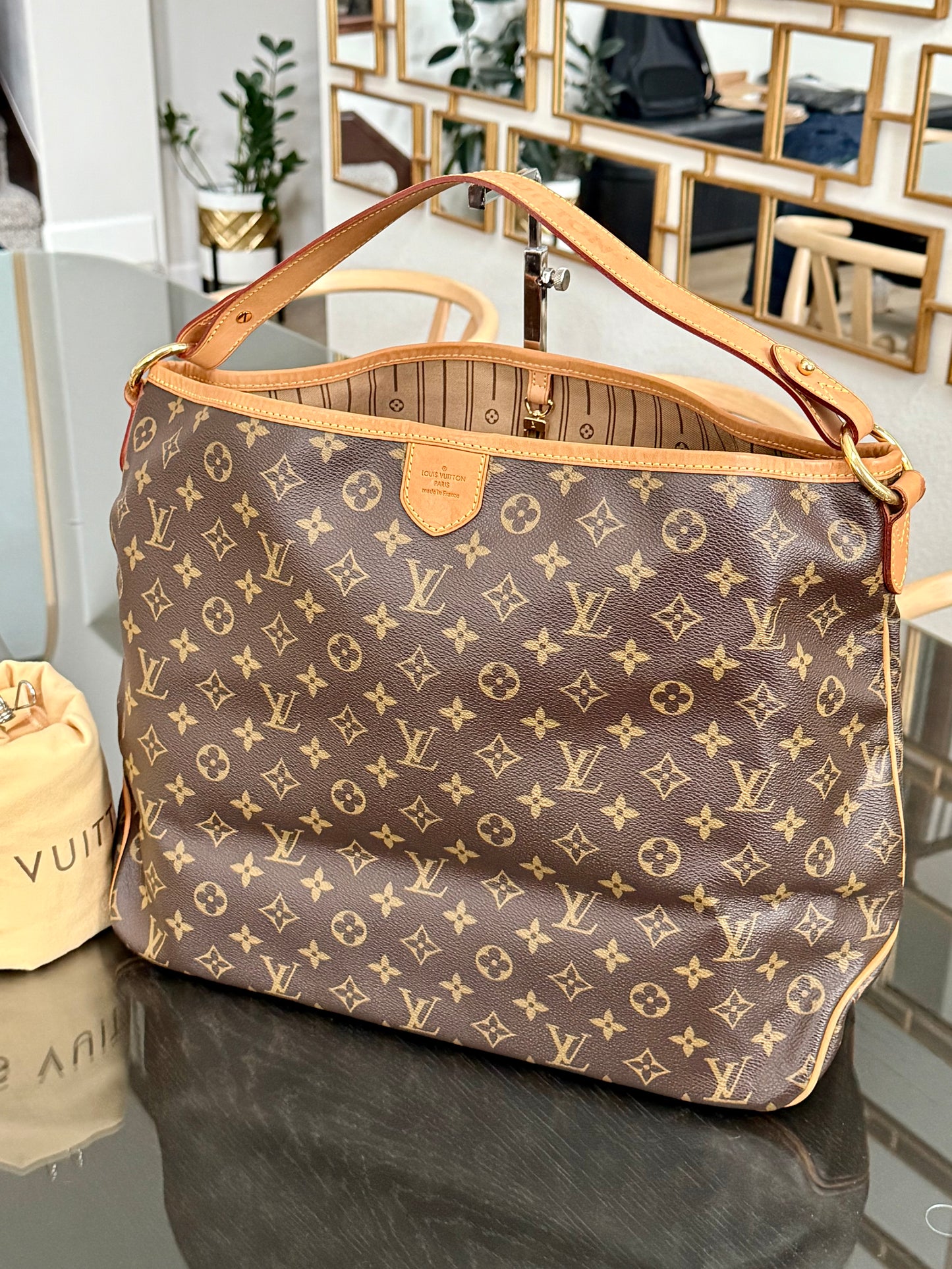 Delightful MM with Dustbag 📅 Year: 2010