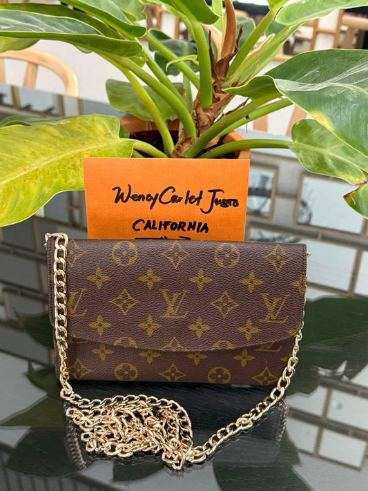 Rabat Clutch with Insert and Generic Crossbody Strap🗓️ Circa 80’s