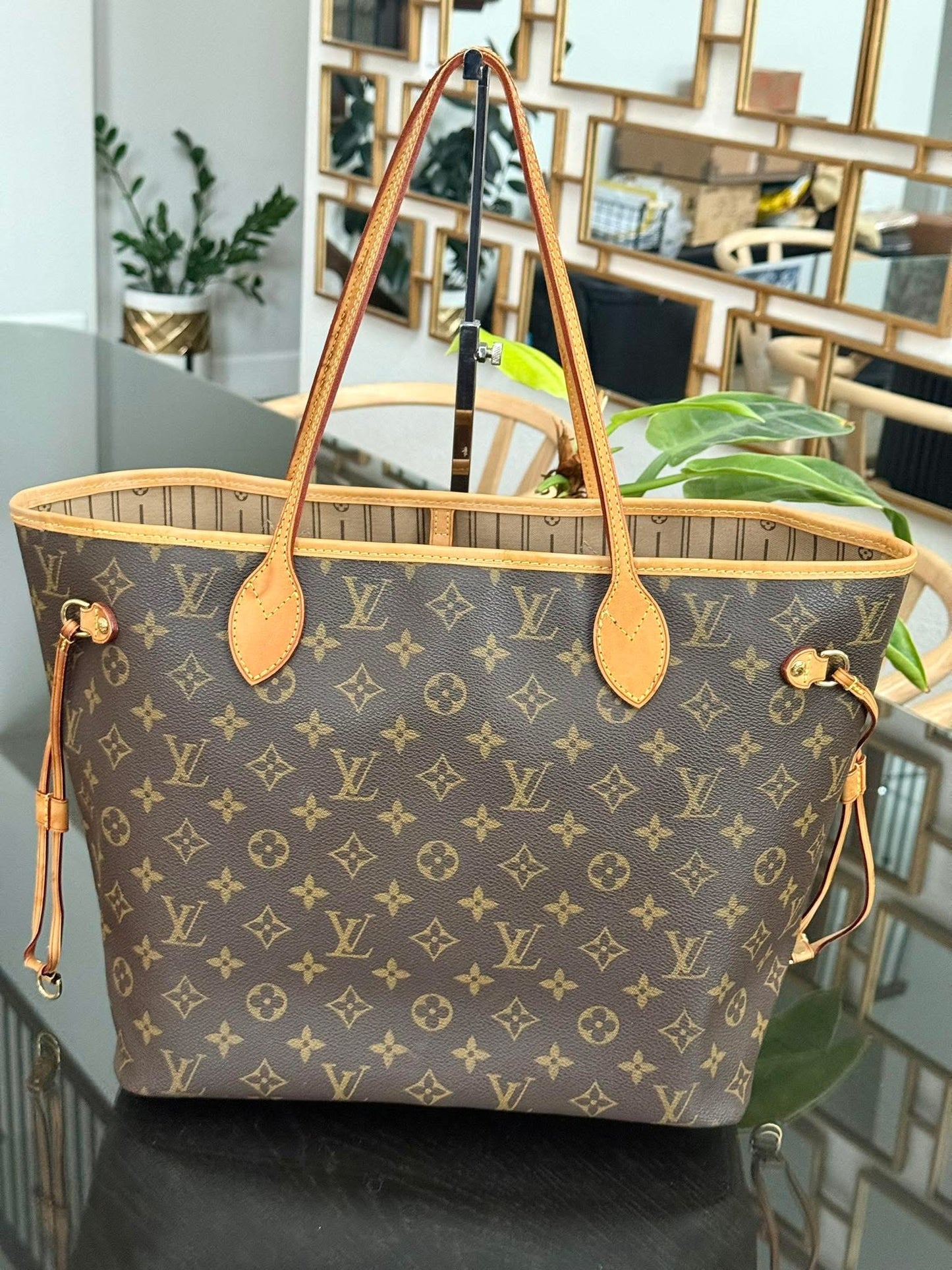 Neverfull MM Monogram with Dustbag and Non branded Twilly🌺 📅 Year: 2011