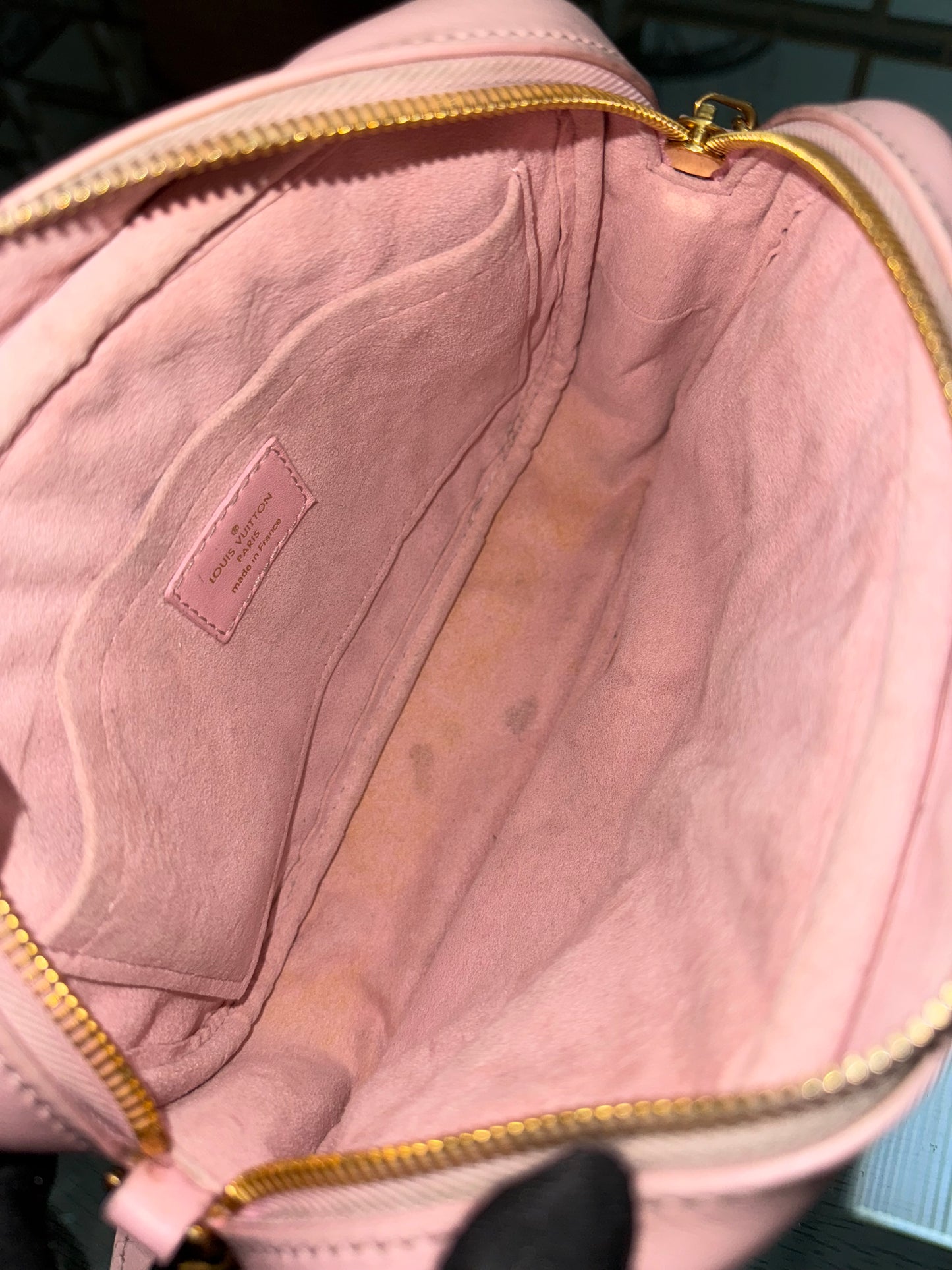 New Wave Camera Bag -🗓️ Year: 2019