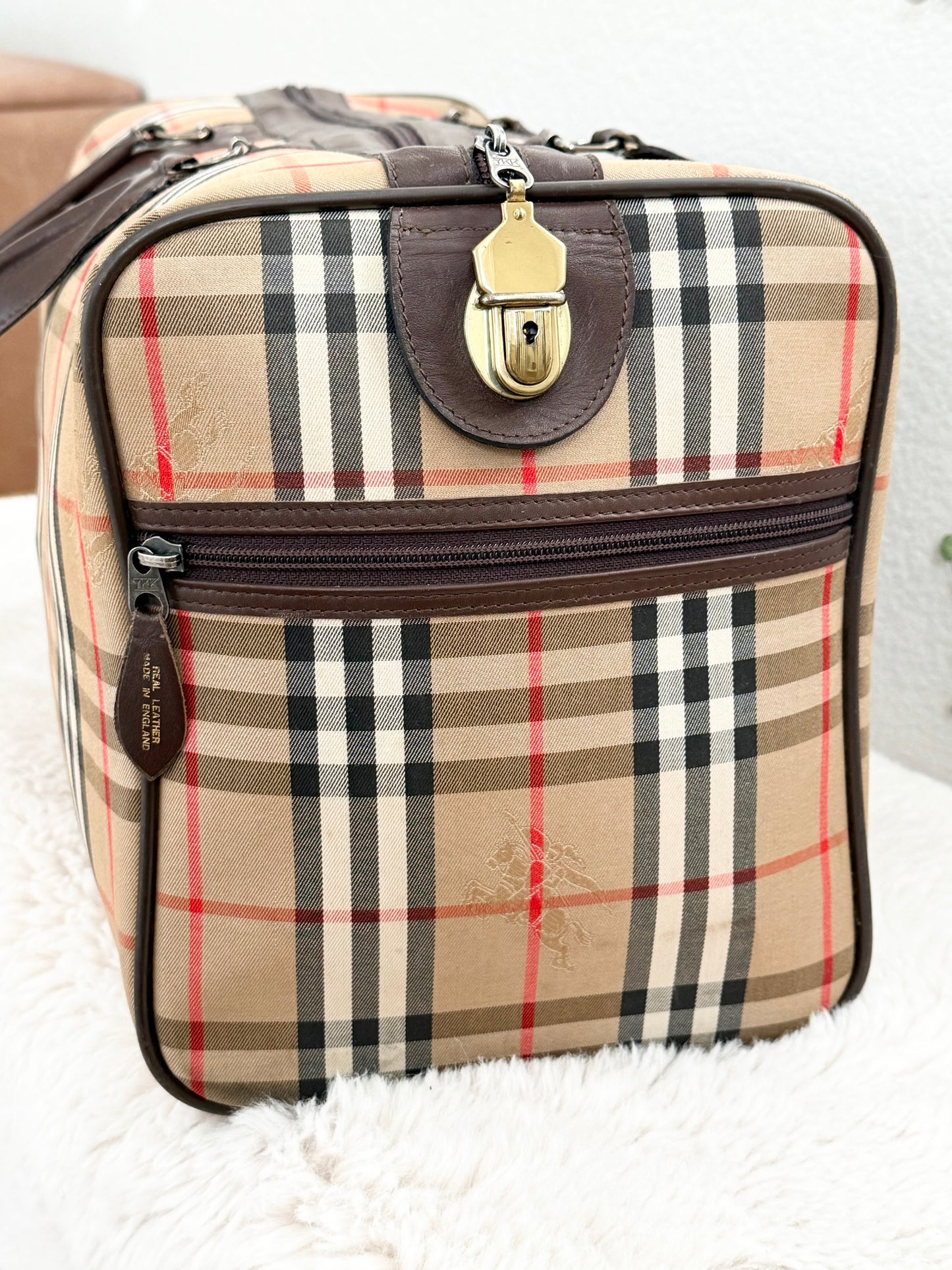Burberry Duffle/ Travel Bag 📅