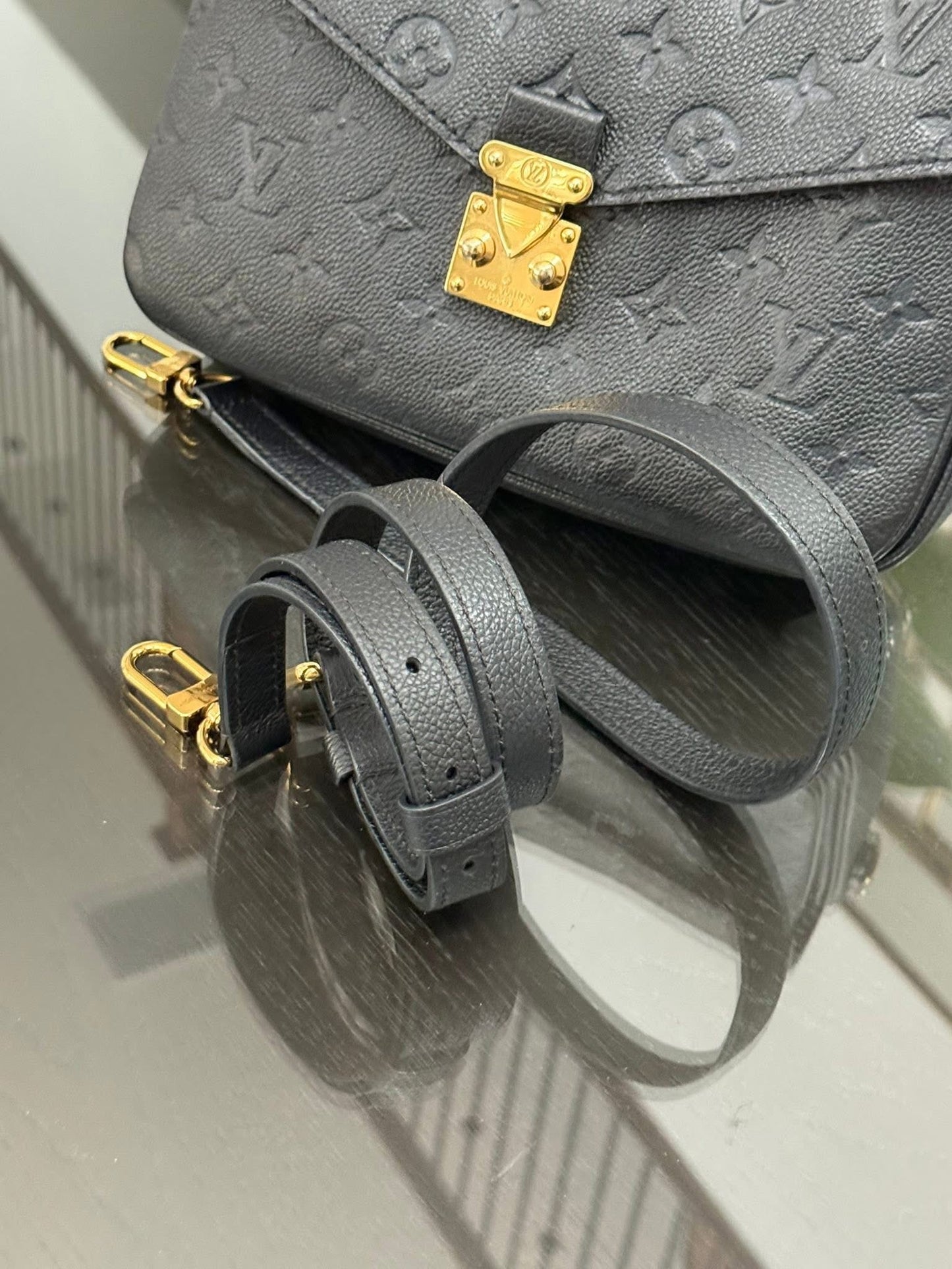 Pochette Metis Emptiente Noir with Box, Dustbag, Insert Organizer, Box and Paper bag -Microchip & Authenticed