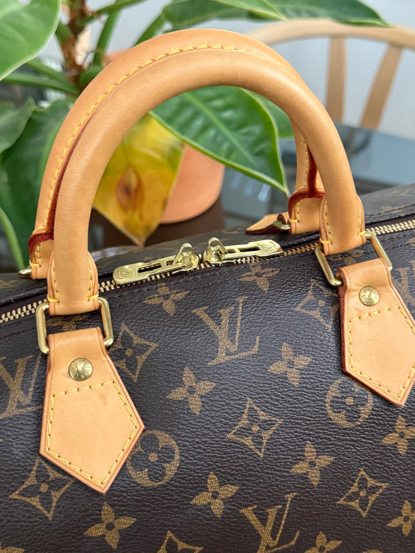 Speedy 40 Bandoulier in Monogram with Lock 🔐, Key and Dustbag 🗓️ Year: 2012
