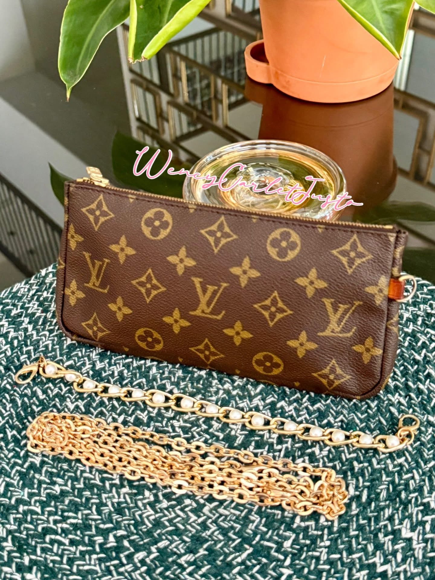Sac Shopping Pouch with Non branded Chain -🗓️