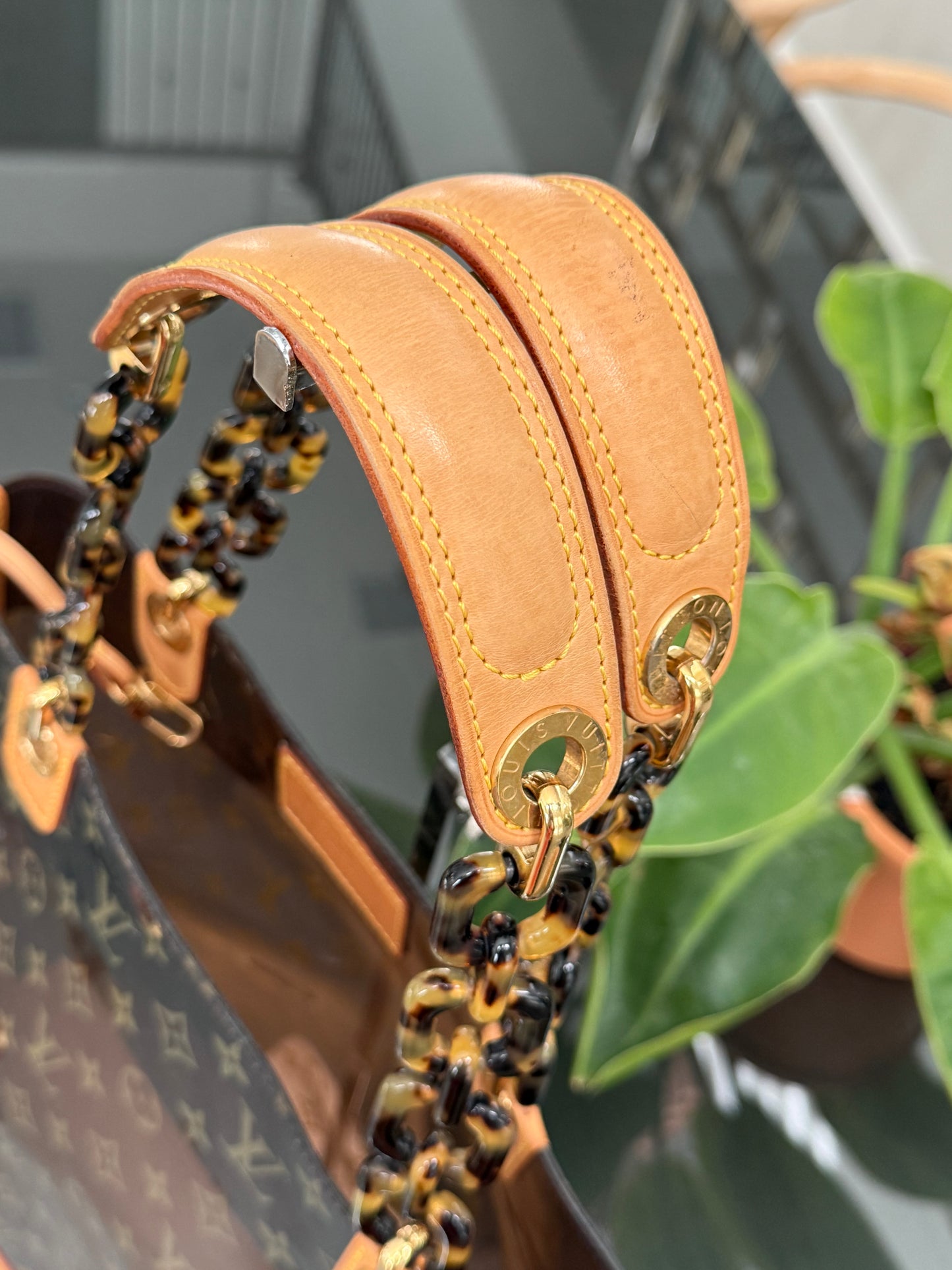 Sac Ambre Vinyl MM Bucket with Pouch 📅 Year: 2003
