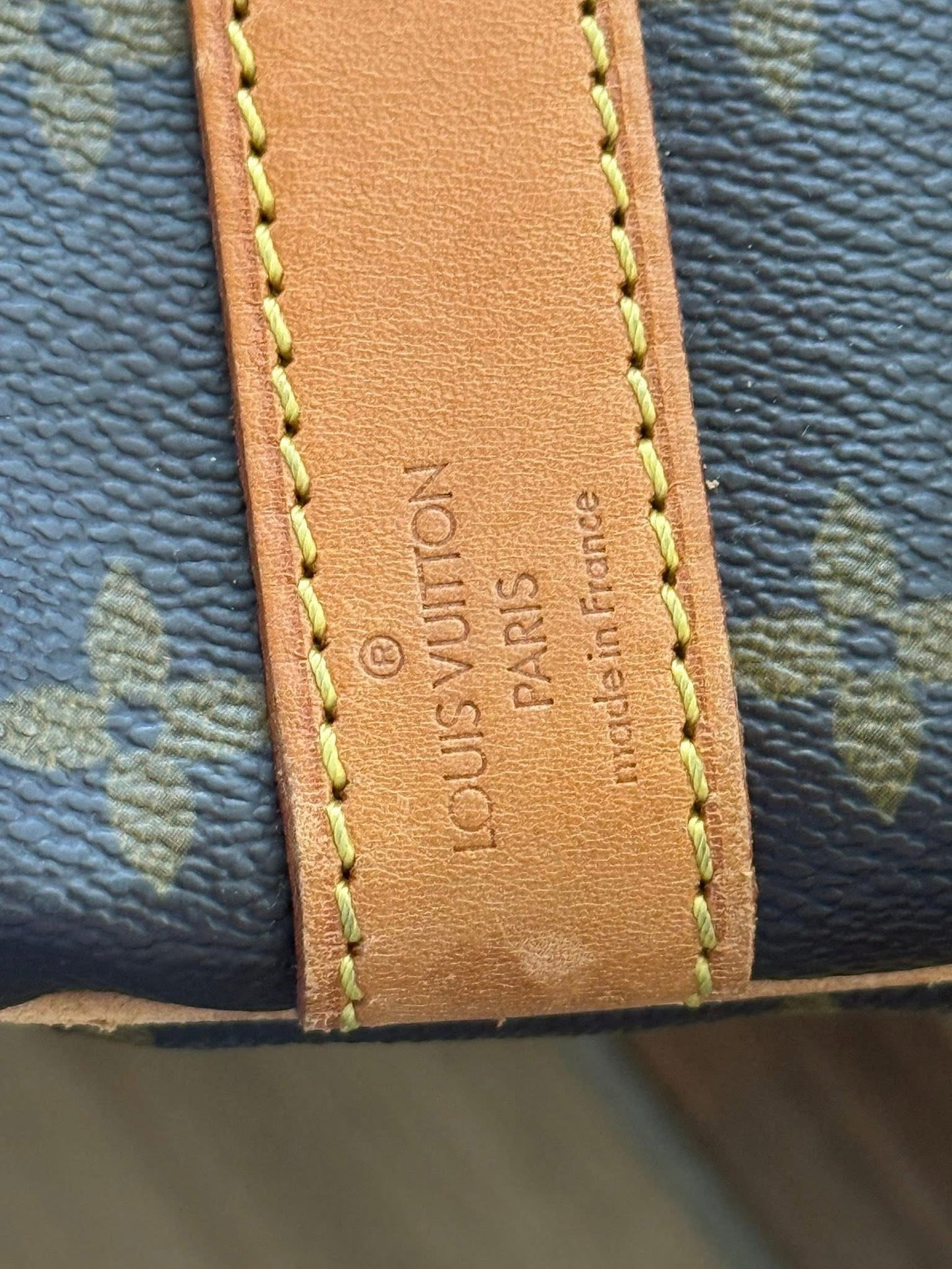 Keepall 60 Bandoulier with Original Strap, Luggage Tag and Poignet 📅 Year: 1994
