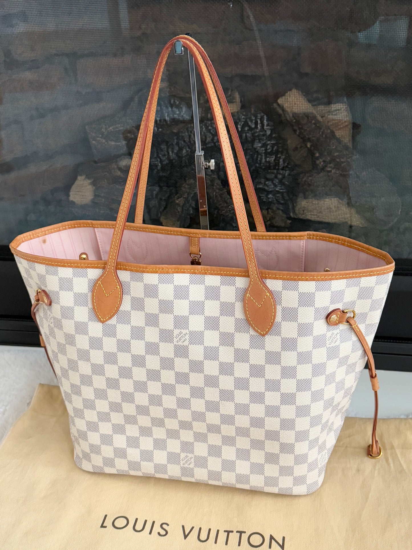 Neverfull MM Azur in Rose Ballerine with Dustbag -Year: 2018