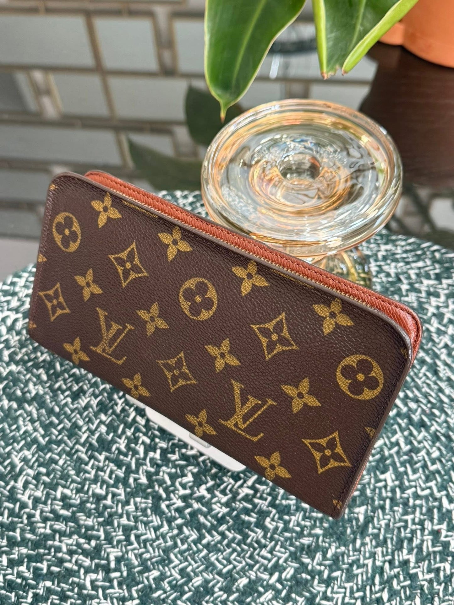 Monogram Zippy Wallet 🗓️ Year: 2000