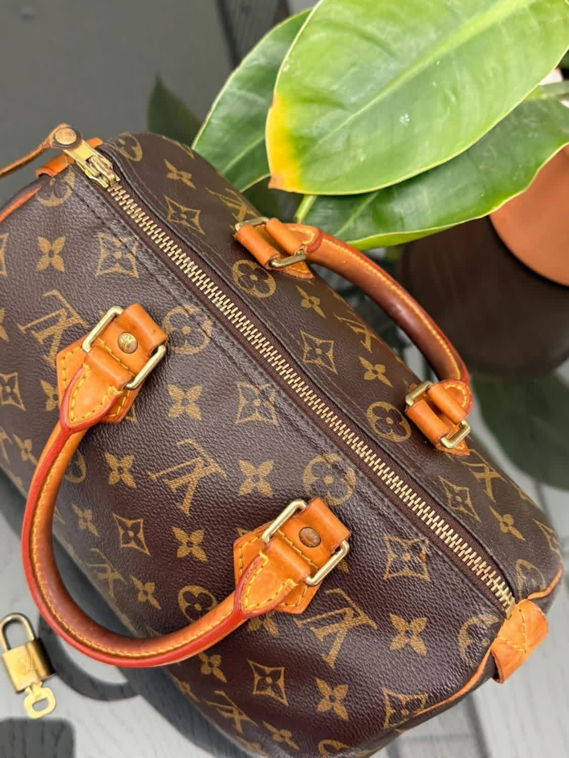 Speedy 25 with Lock 🔐 Key 🔑 and Insert Organizer 🗓️ Year: 2003