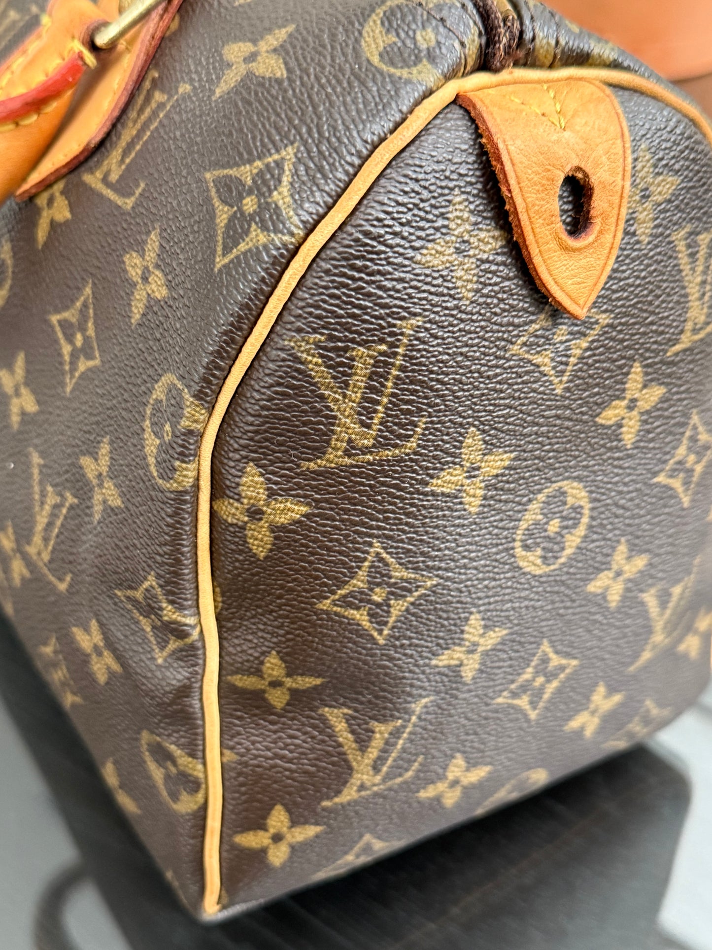 Speedy 25 in Monogram with Lock 🔐 and Key -🗓️ Year: 2005