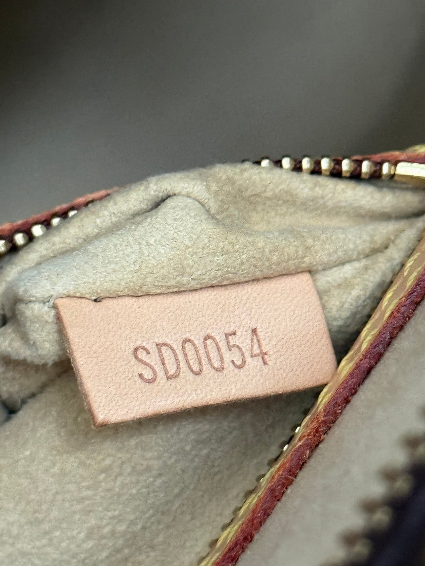 Babylone -🗓️ Year: 2004