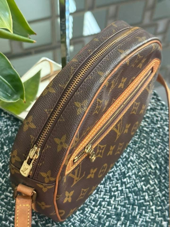 Senlis Crossbody - 🗓️