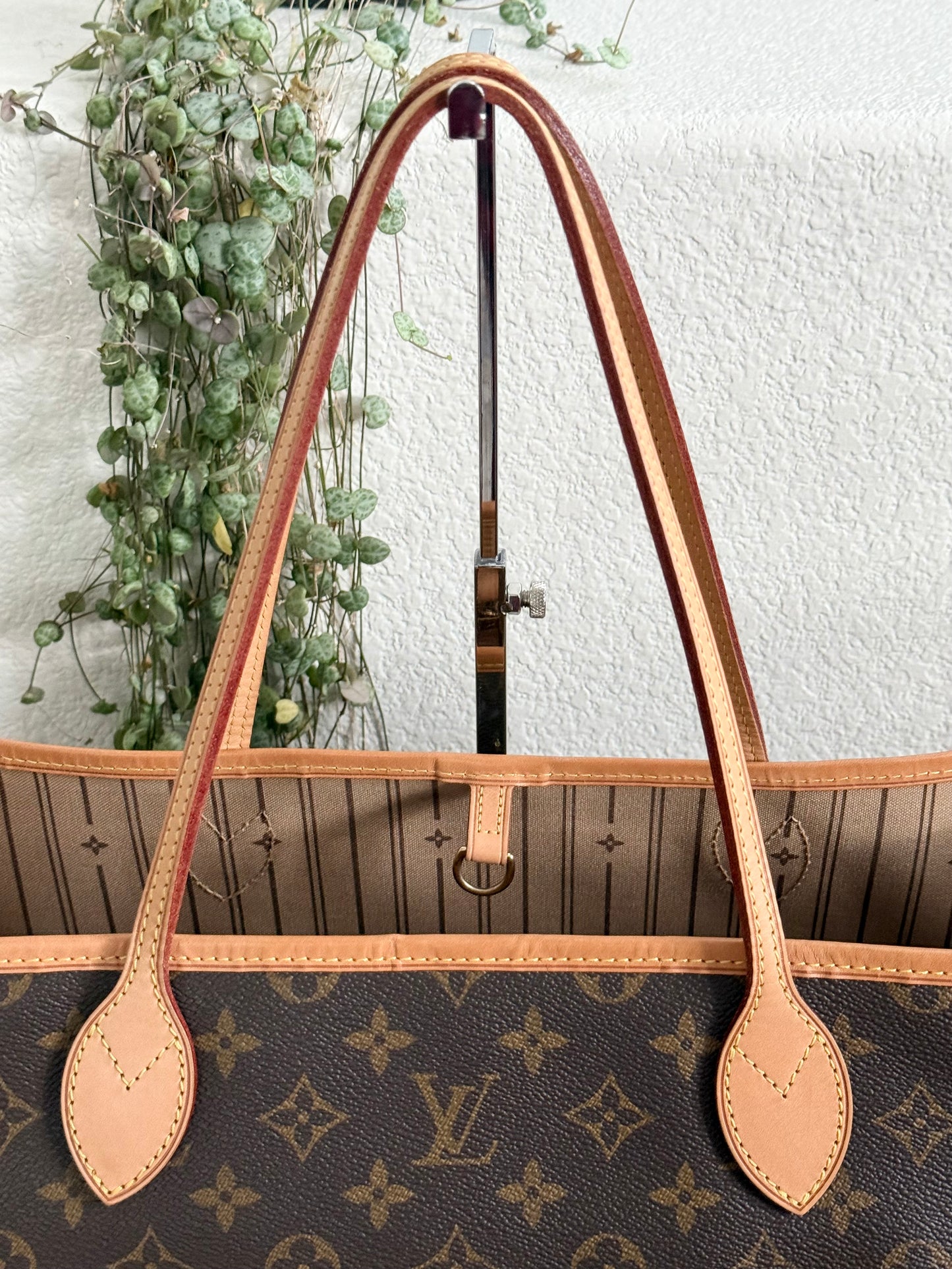 Neverfull GM with Dustbag and Insert Organizer -🗓️ Year: 2010