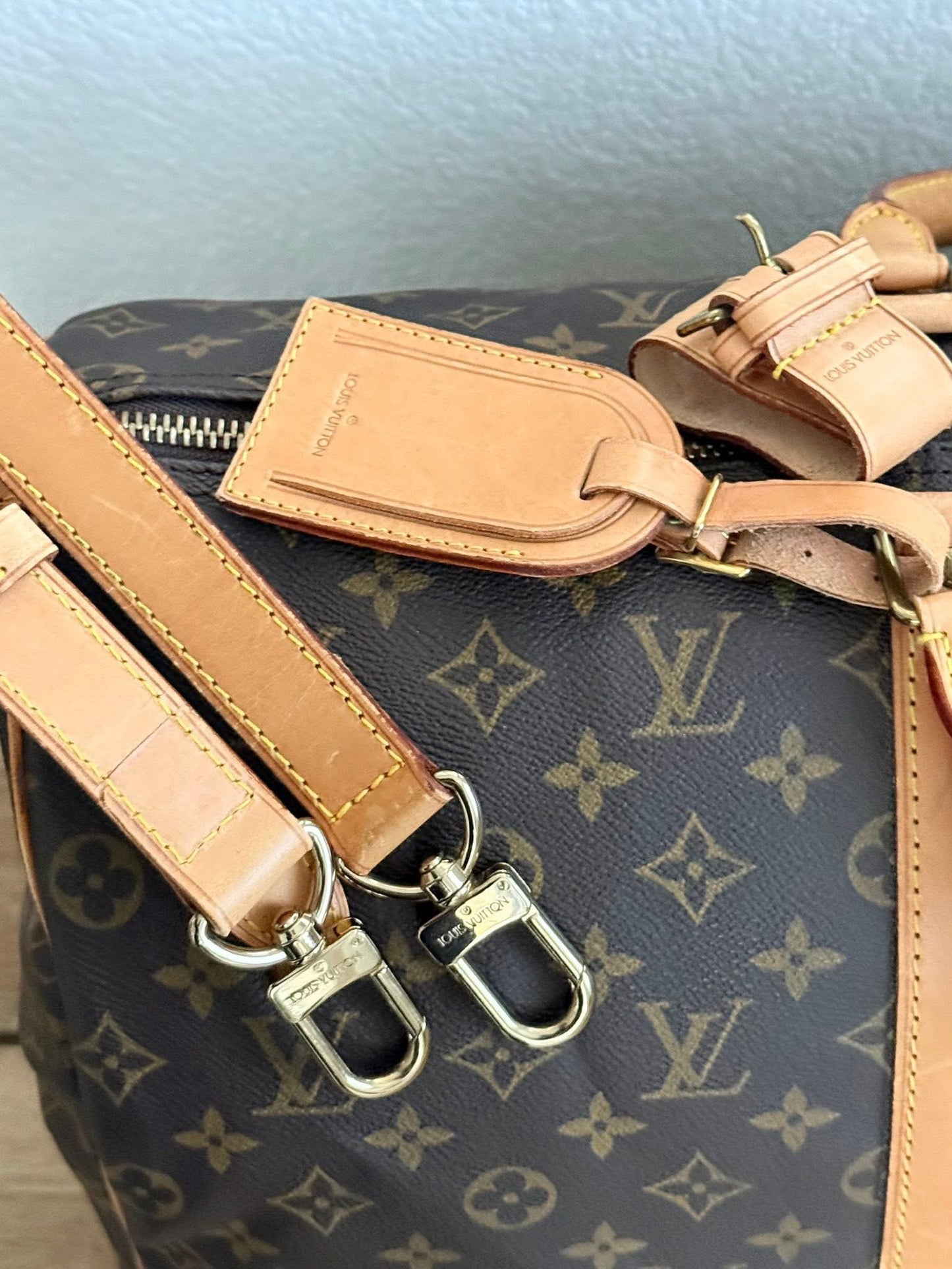 Keepall 50 Bandoulier with Original Strap, Luggage tag and Poignet  📅 Year: 1990