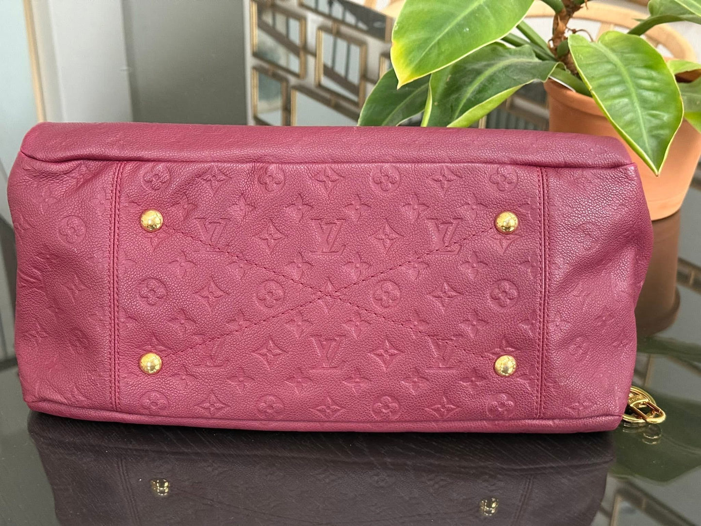 Artsy MM Empriente in Burgundy with Dustbag and Insert Organizer 📅 Year: 2017