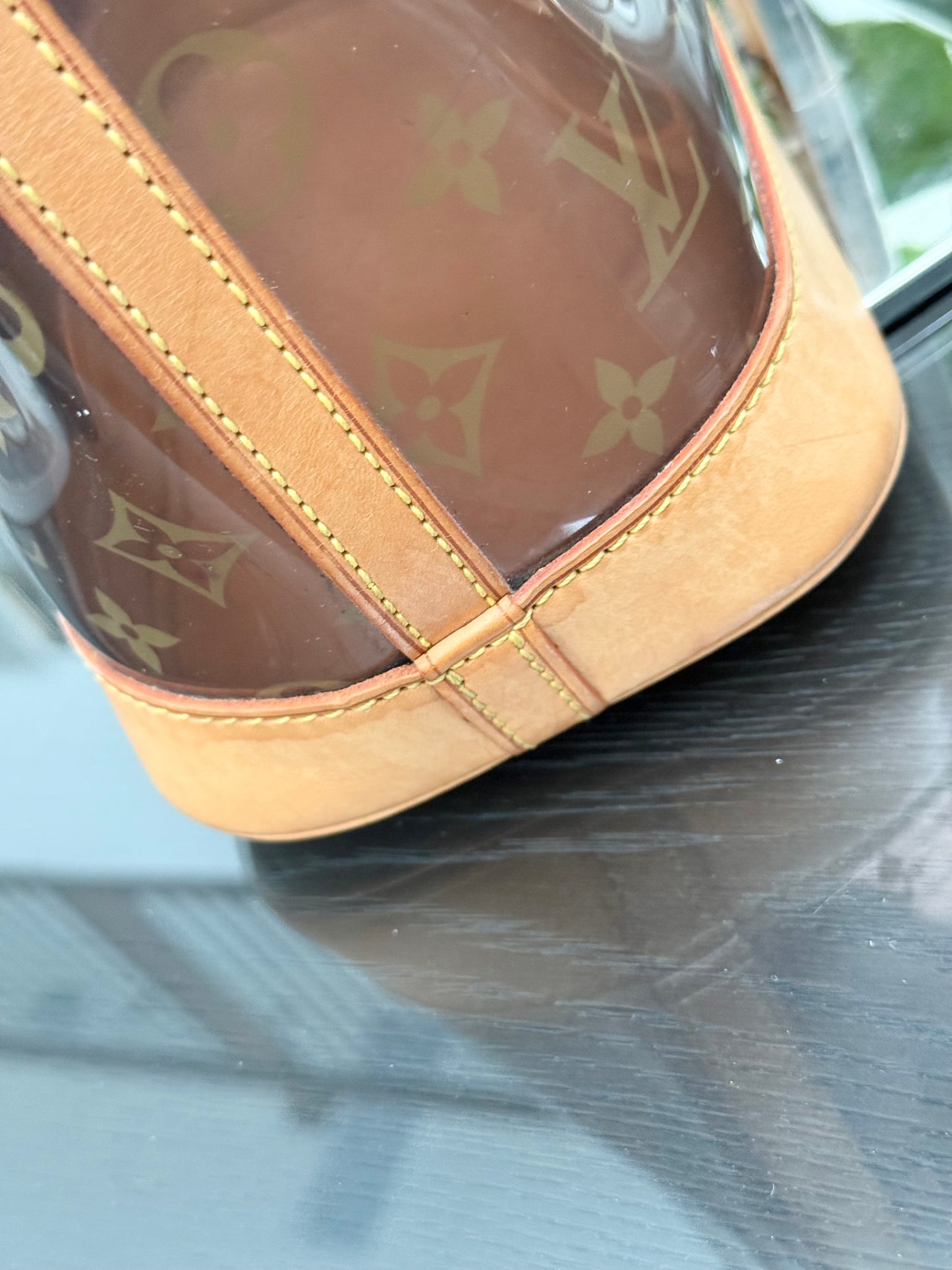 Sac Ambre Vinyl MM Bucket with Pouch 📅 Year: 2003
