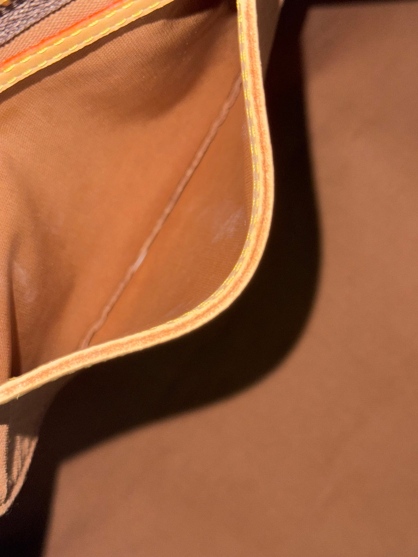 Speedy 40 Bandoulier in Monogram with Lock 🔐, Key and Dustbag 🗓️ Year: 2012