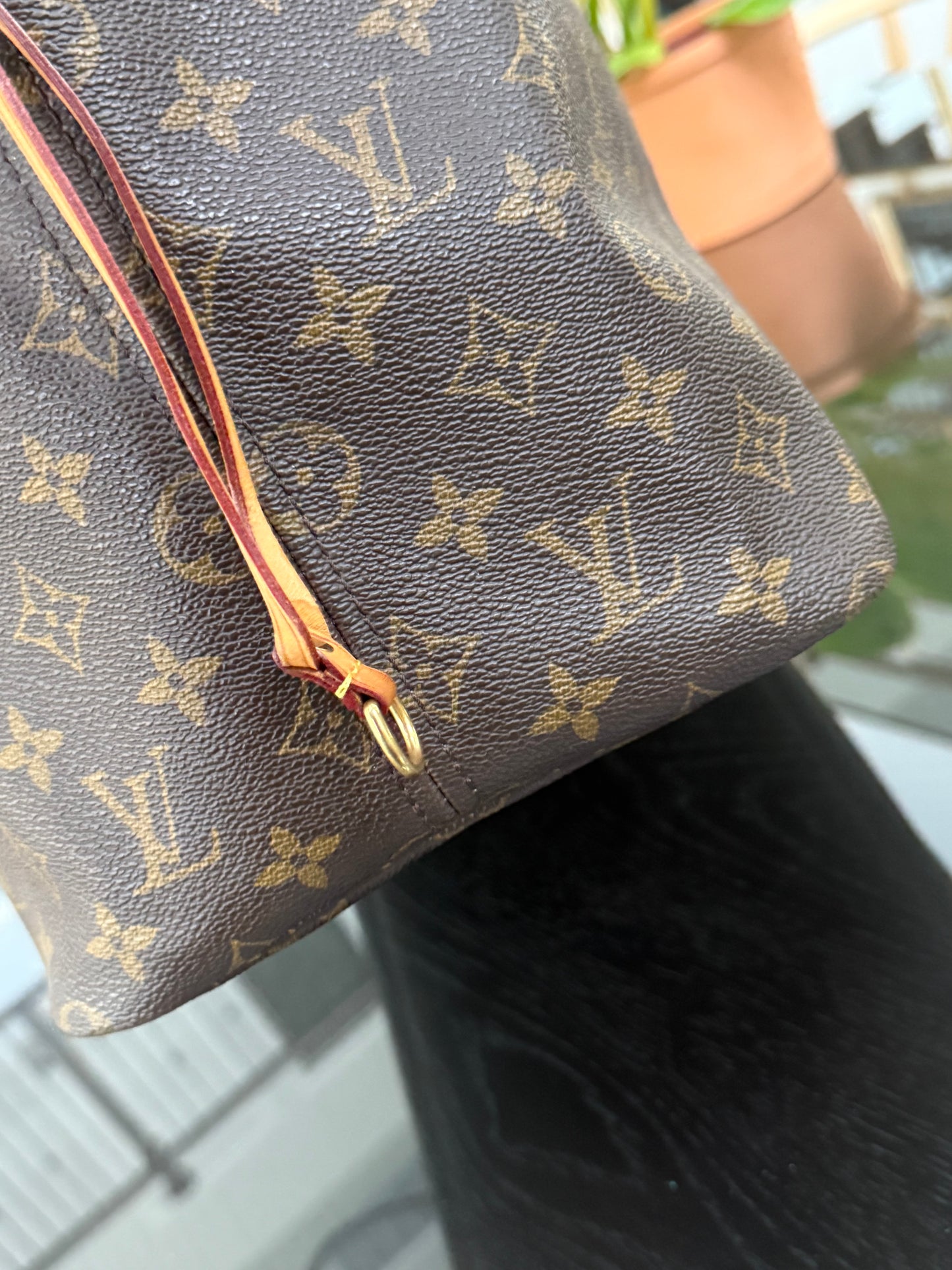 Neverfull GM with Dustbag and Insert Organizer 📅 Year: 2012