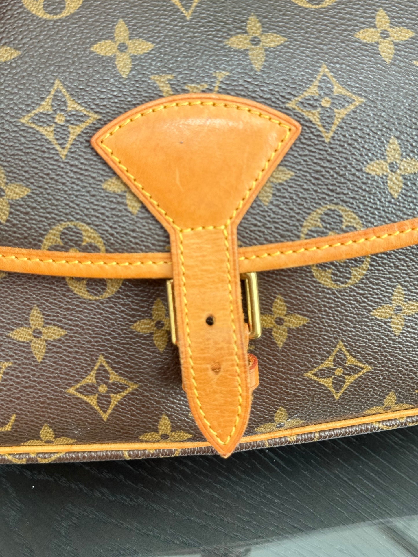 Sologne Crossbody 📅 Year: 2003