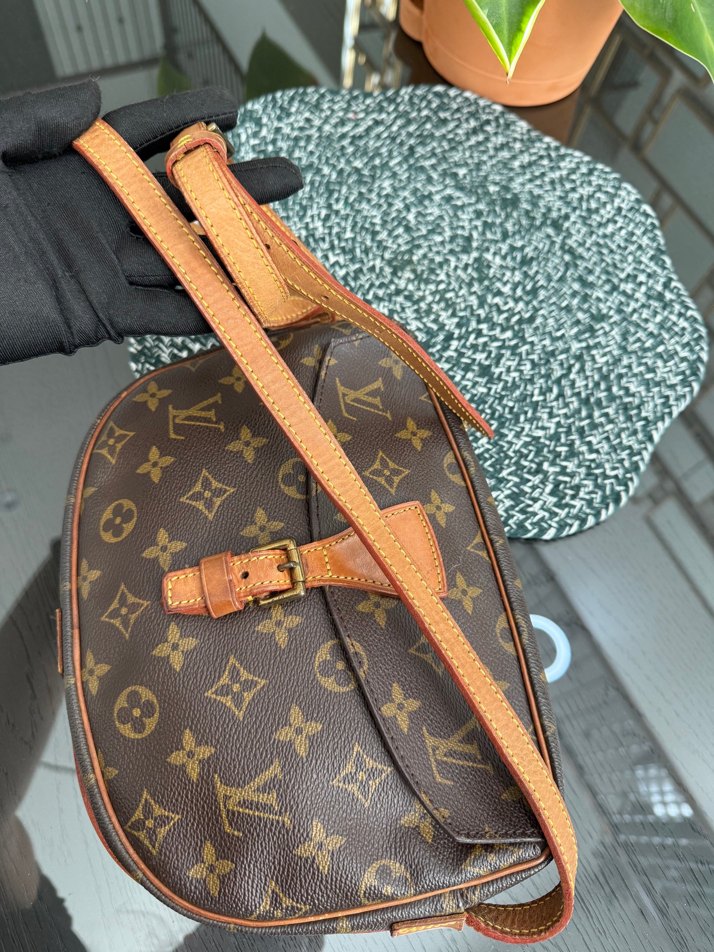 Jeaunefille MM Crossbody 📅 Year: 1990