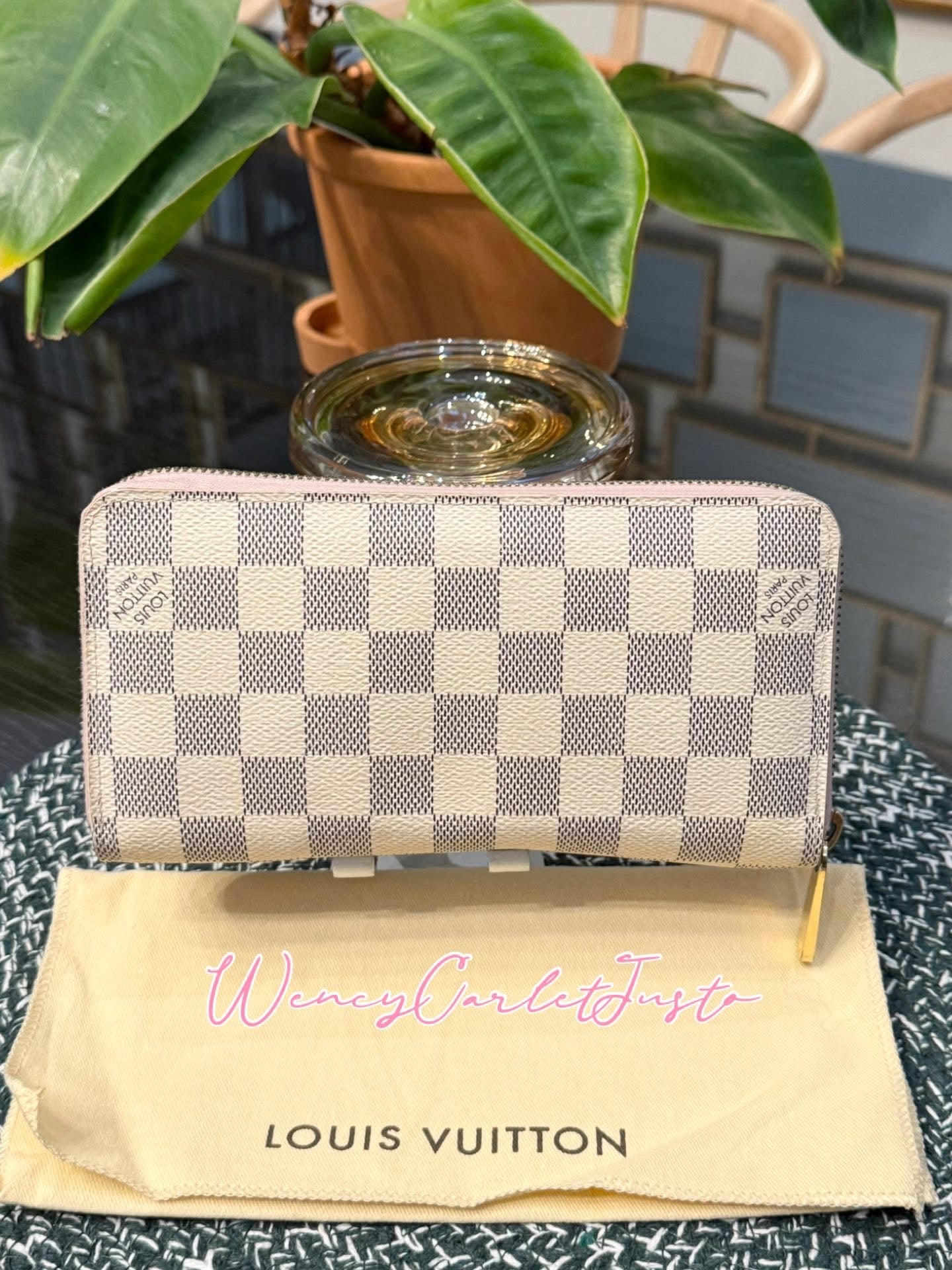 Zippy Wallet Azur in Rose Ballerine with Dustbag 🗓️ Year: 2019