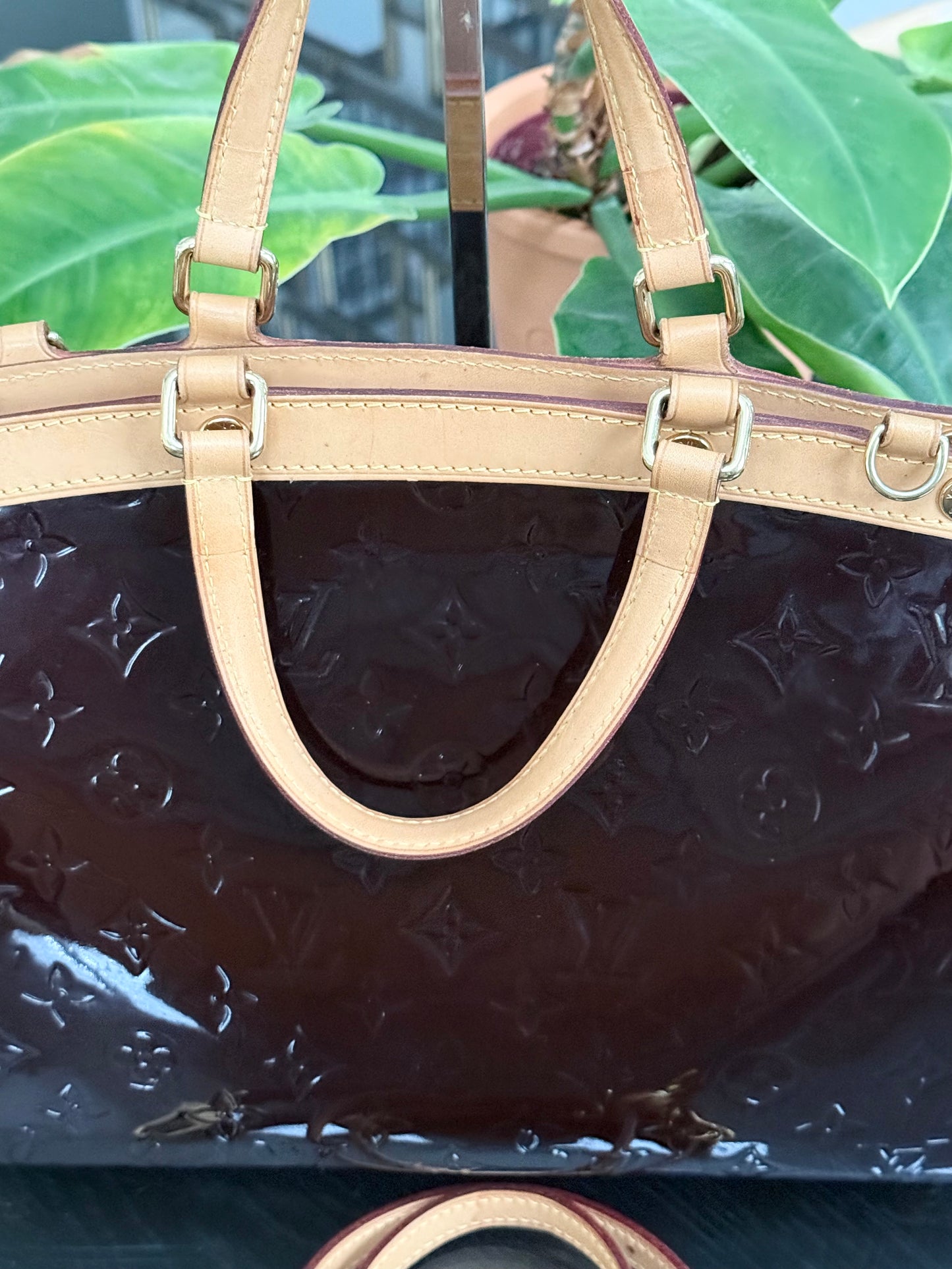 Vernis Brea MM Amarante with Original Strap , Dustbag and Insert Organizer 🗓️ Year: 2013