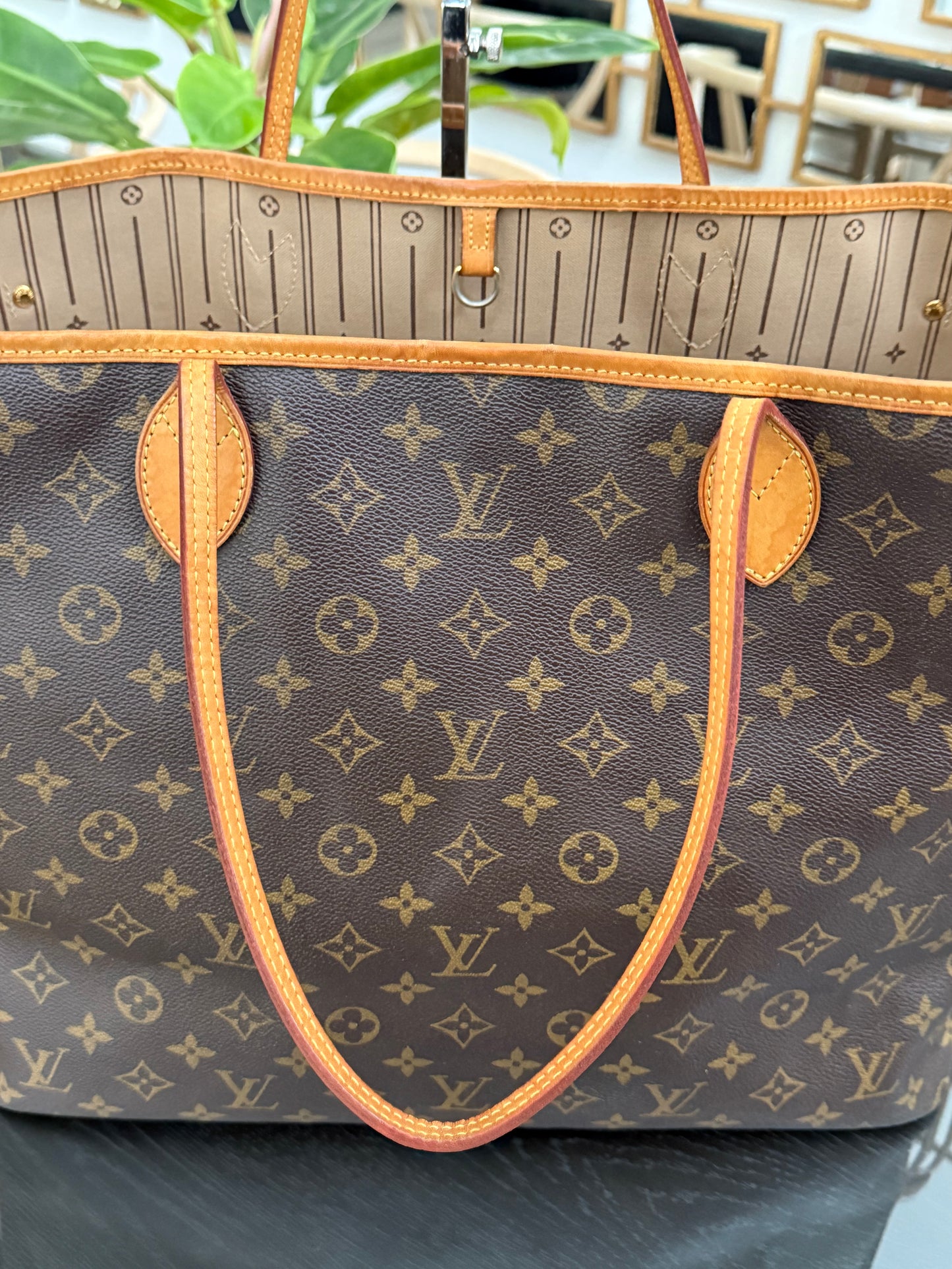 Neverfull GM with Dustbag and Insert Organizer 📅 Year: 2012