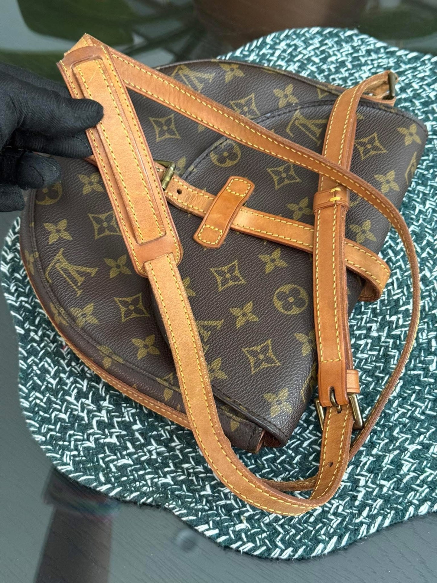 Chantilly MM Crossbody Bag 📅 Year: 1990