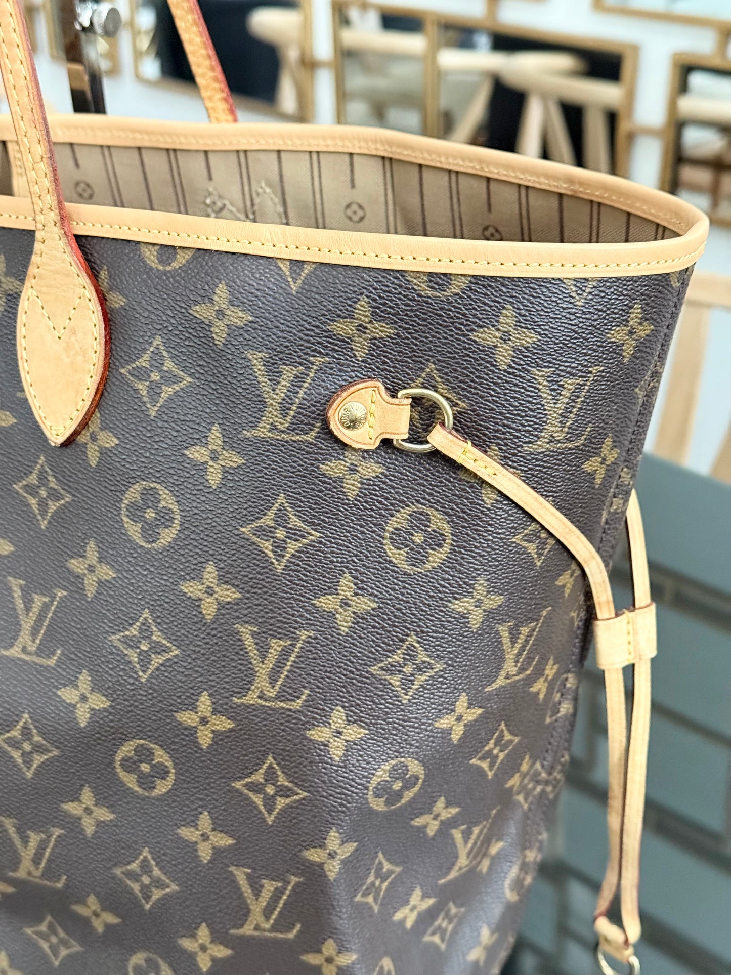 Neverfull GM in Monogram with Dustbag and Insert Organizer 📅 Year: 2007