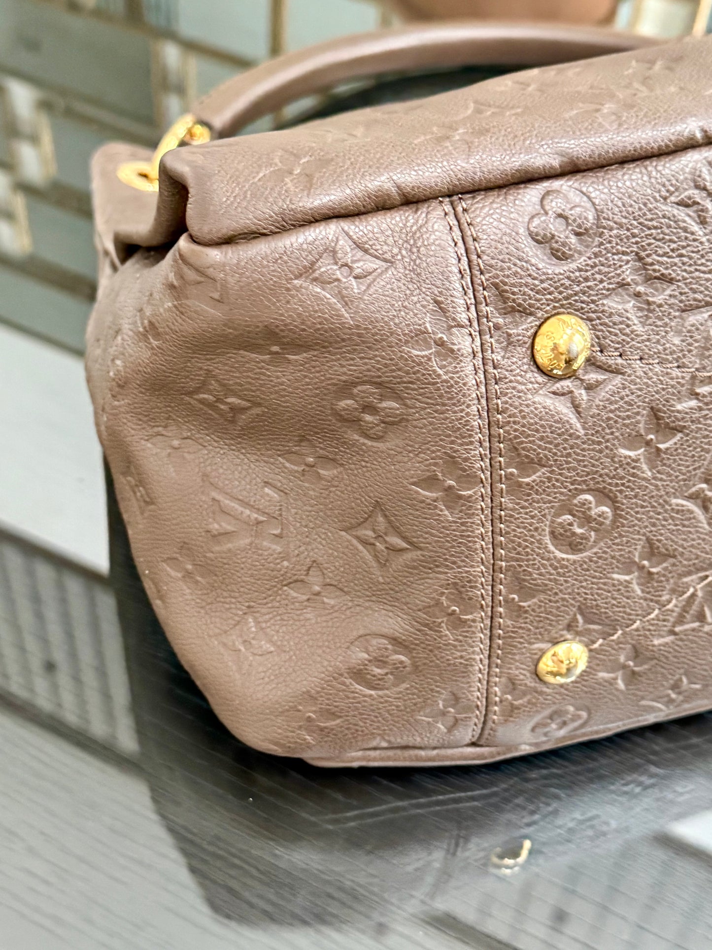 Artsy MM Empriente Ombre with Dustbag and Insert Organizer 📅 Year: 2011