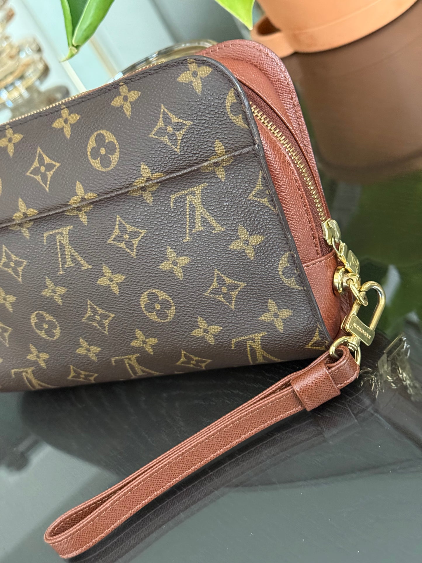 Orsay Clutch -
🗓️ Year: 2000