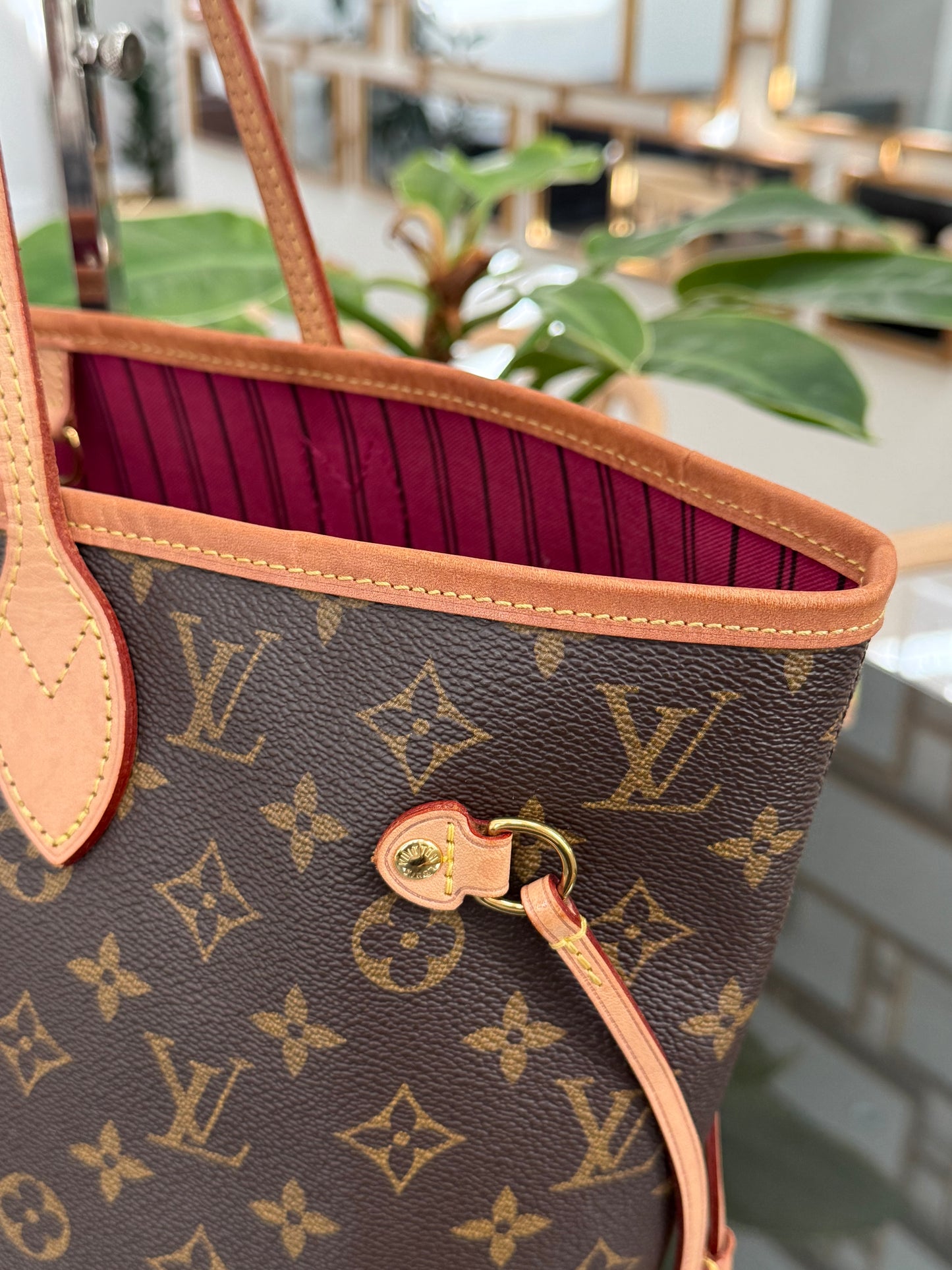 Neverfull MM Monogram in Peony with Dustbag 📅 Year: 2020