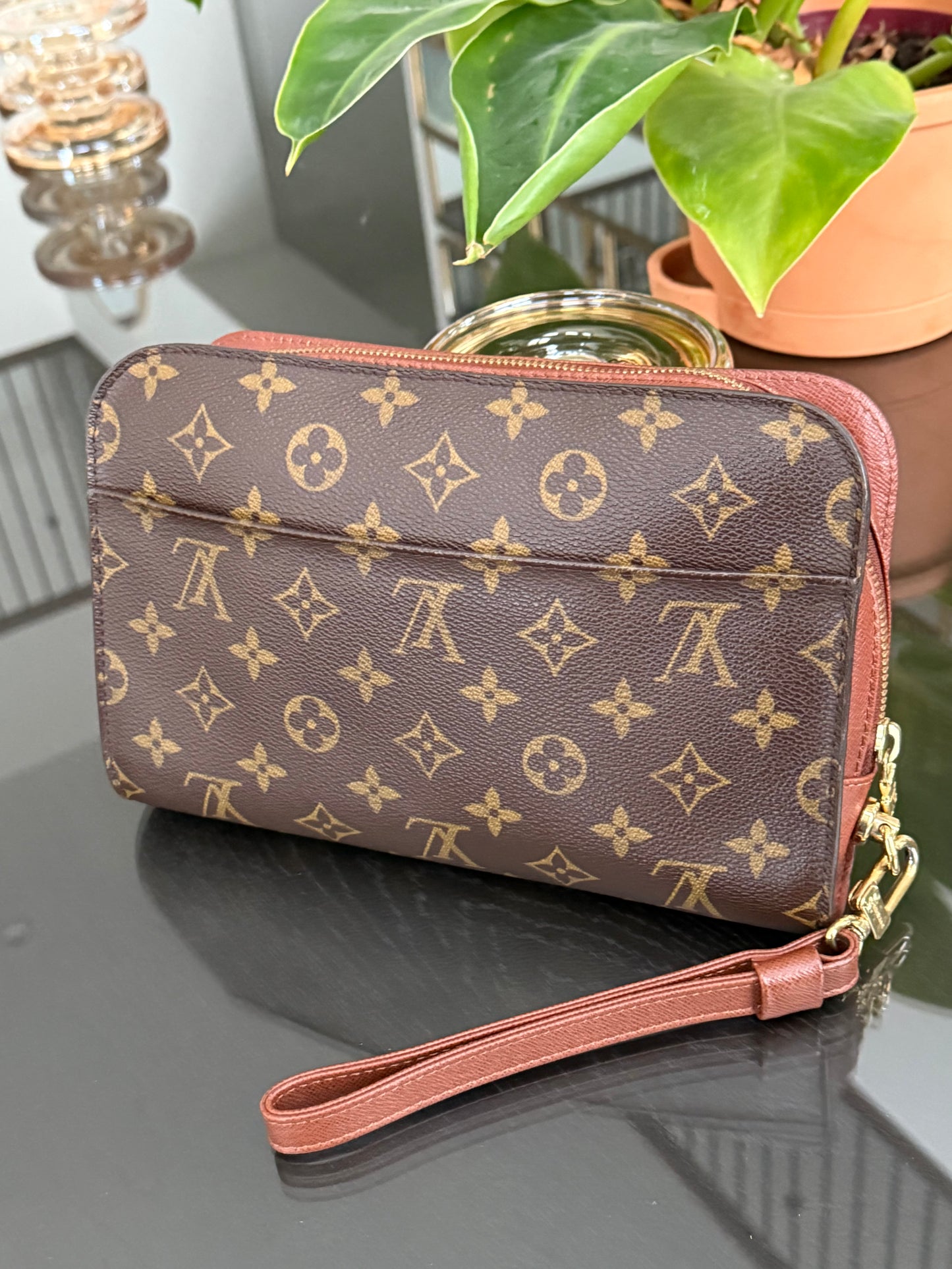 Orsay Clutch -
🗓️ Year: 2000
