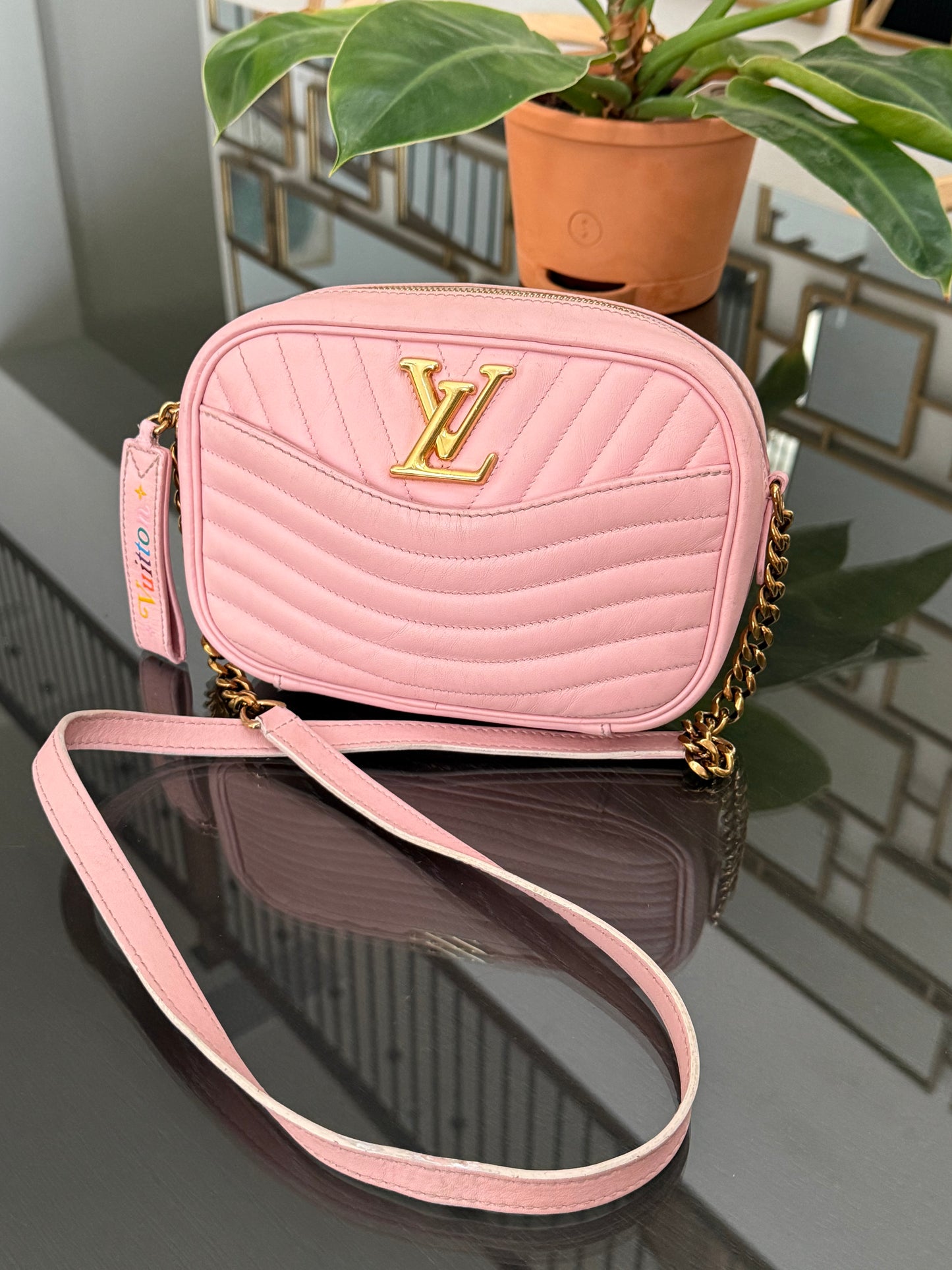 New Wave Camera Bag -🗓️ Year: 2019