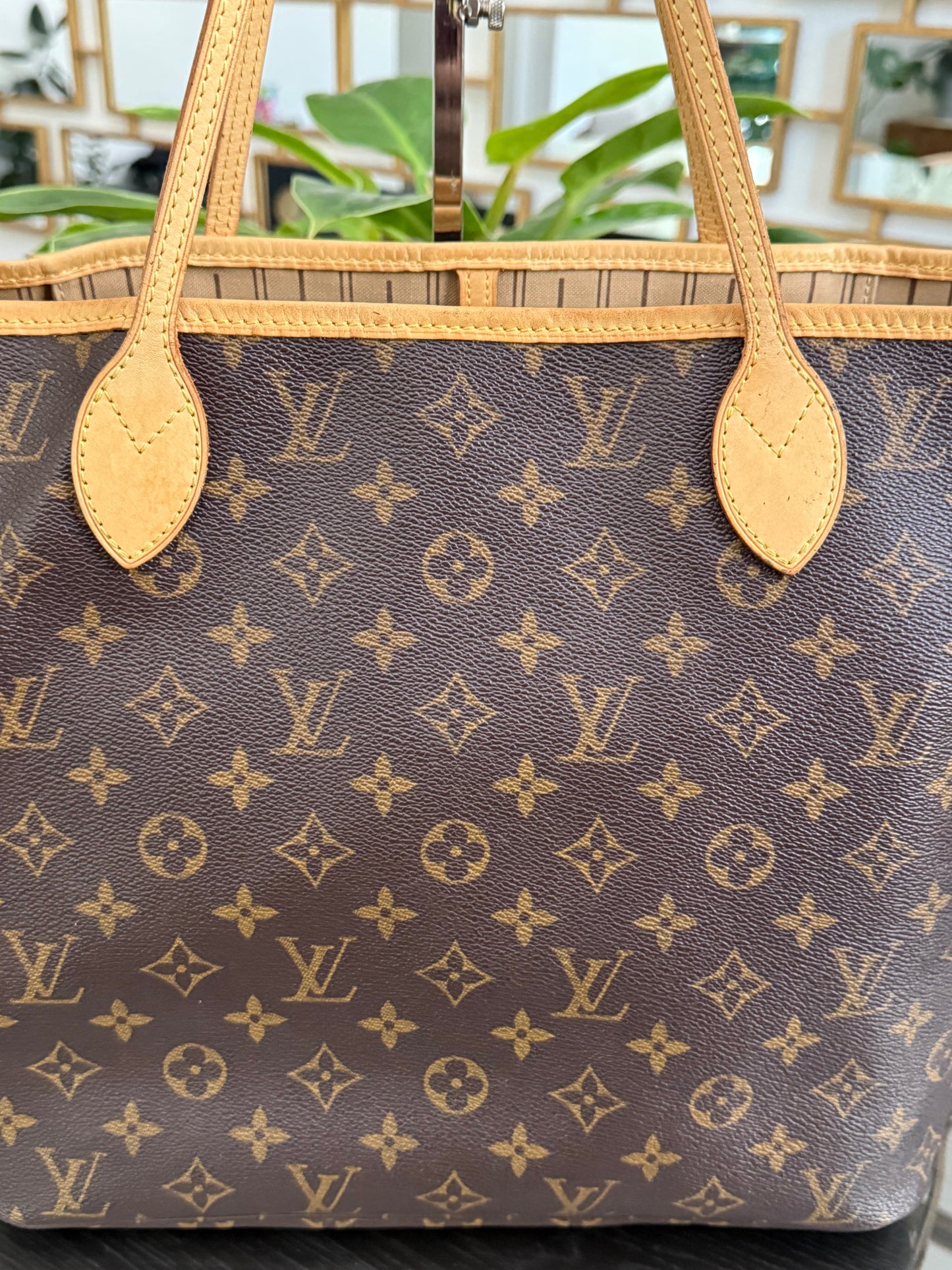 Neverfull MM in Monogram with Dustbag 🗓️ Year: 2007
