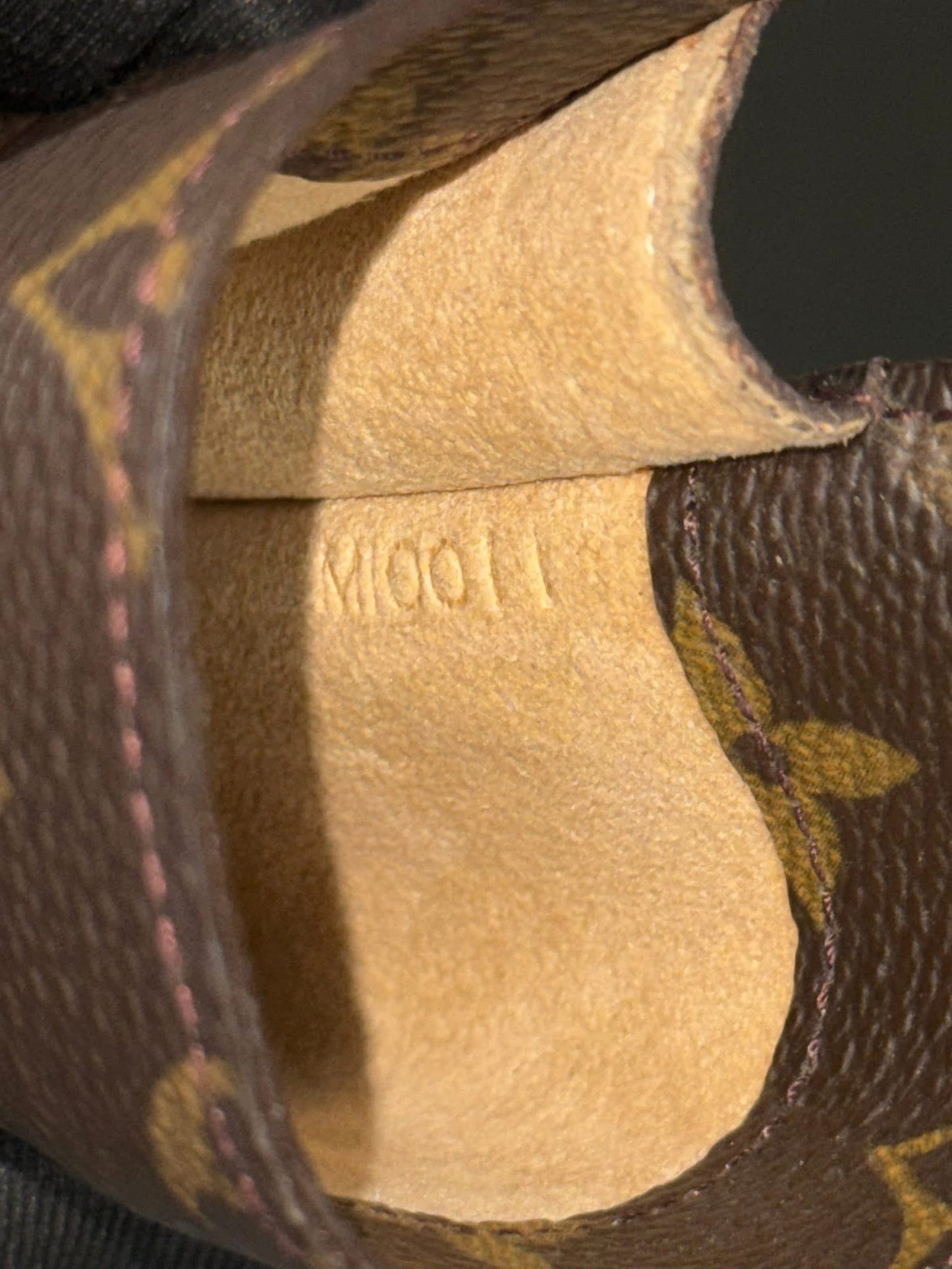 Monogram Sunglasses Holder 📅 Year: 2001