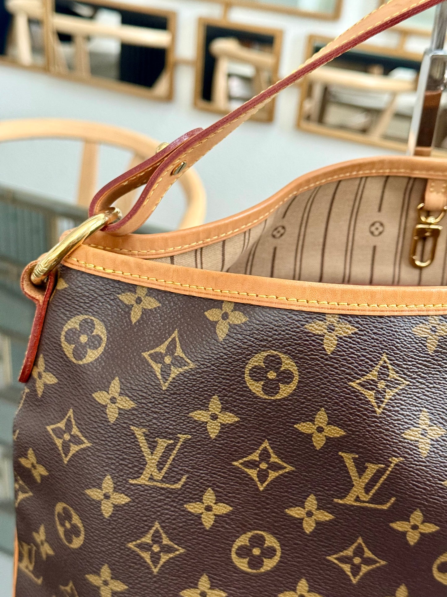 Delightful MM with Dustbag 📅 Year: 2010