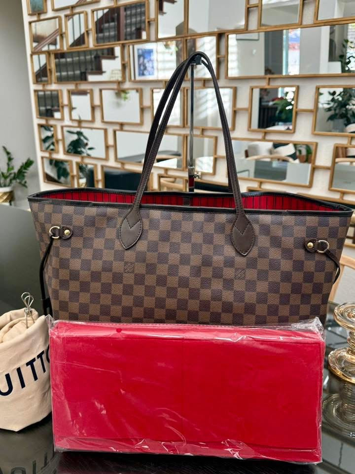 Neverfull GM in DE with Insert Organizer and Dustbag 🌺 📅 Year: 2009