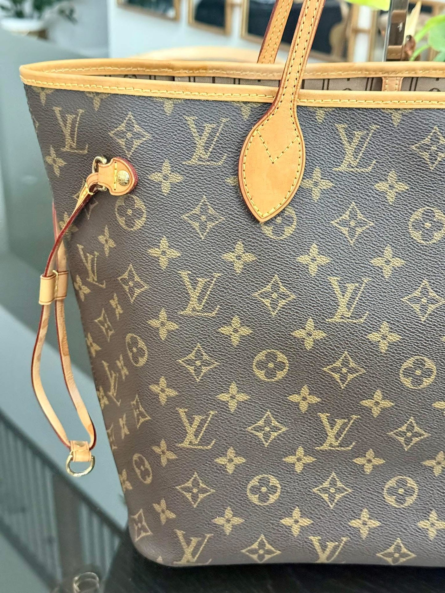 Neverfull MM Monogram with Dustbag and Non branded Twilly🌺 📅 Year: 2011
