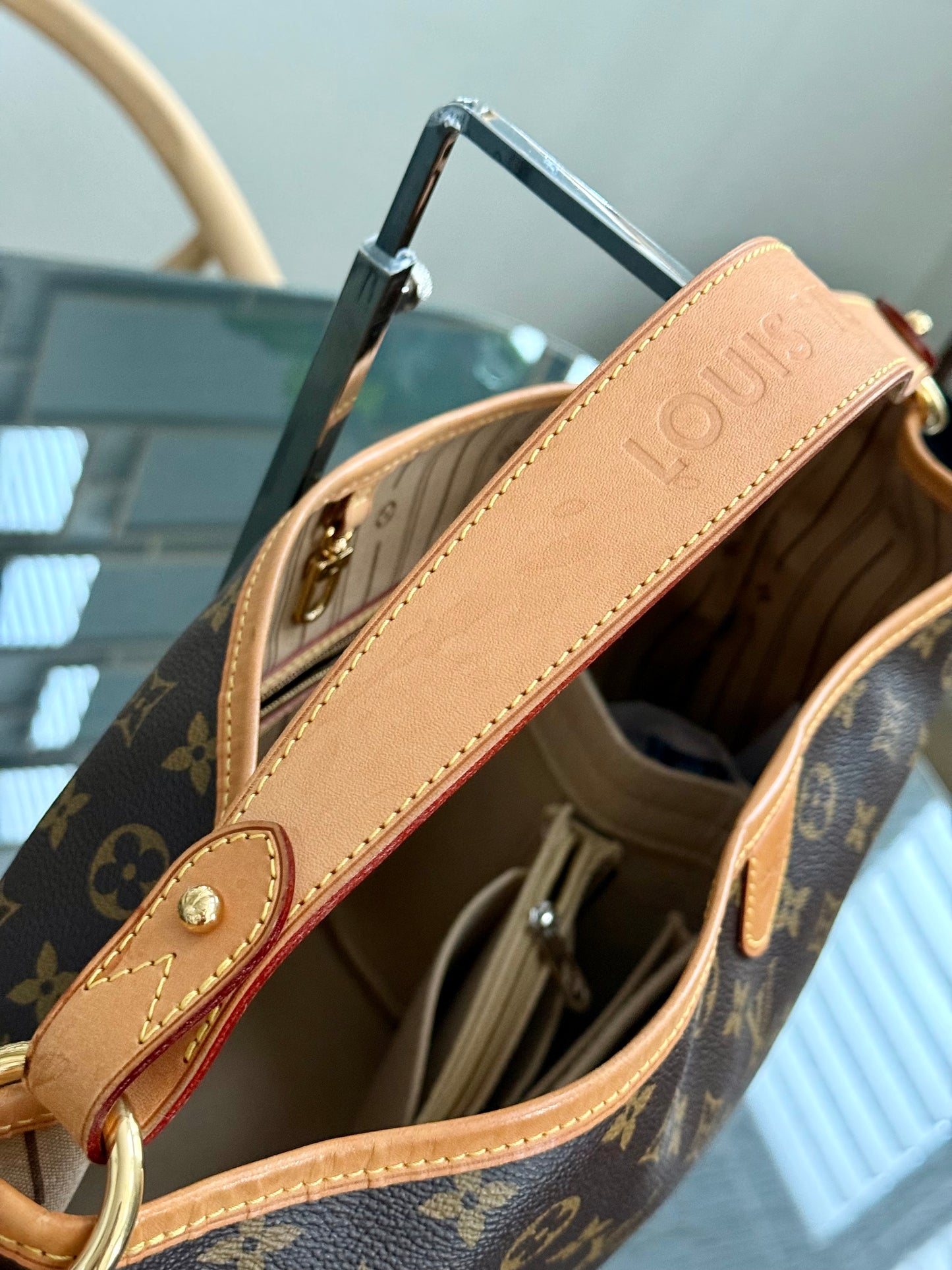 Delightful MM with Dustbag 📅 Year: 2010