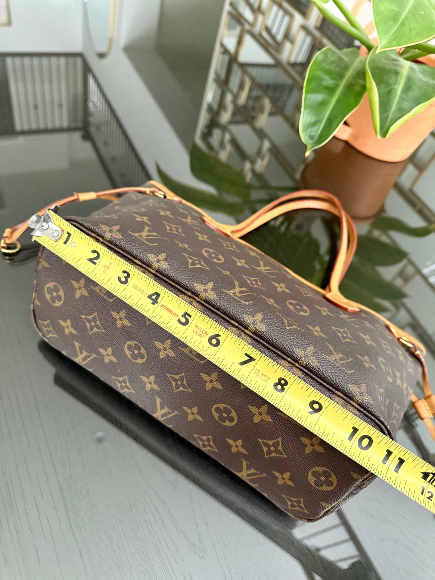 Neverfull PM in Monogram with Dustbag and Insert Organizer 🗓️ Year: 2009