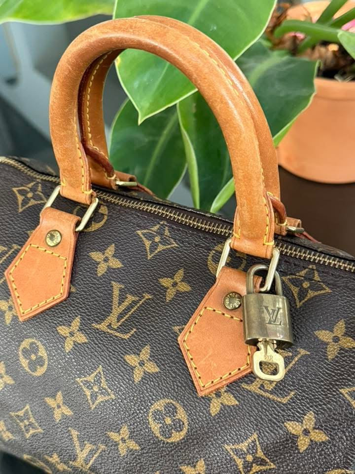 Speedy 25 in Monogram with Lock 🔐 and Key -🗓️ Year: 1994