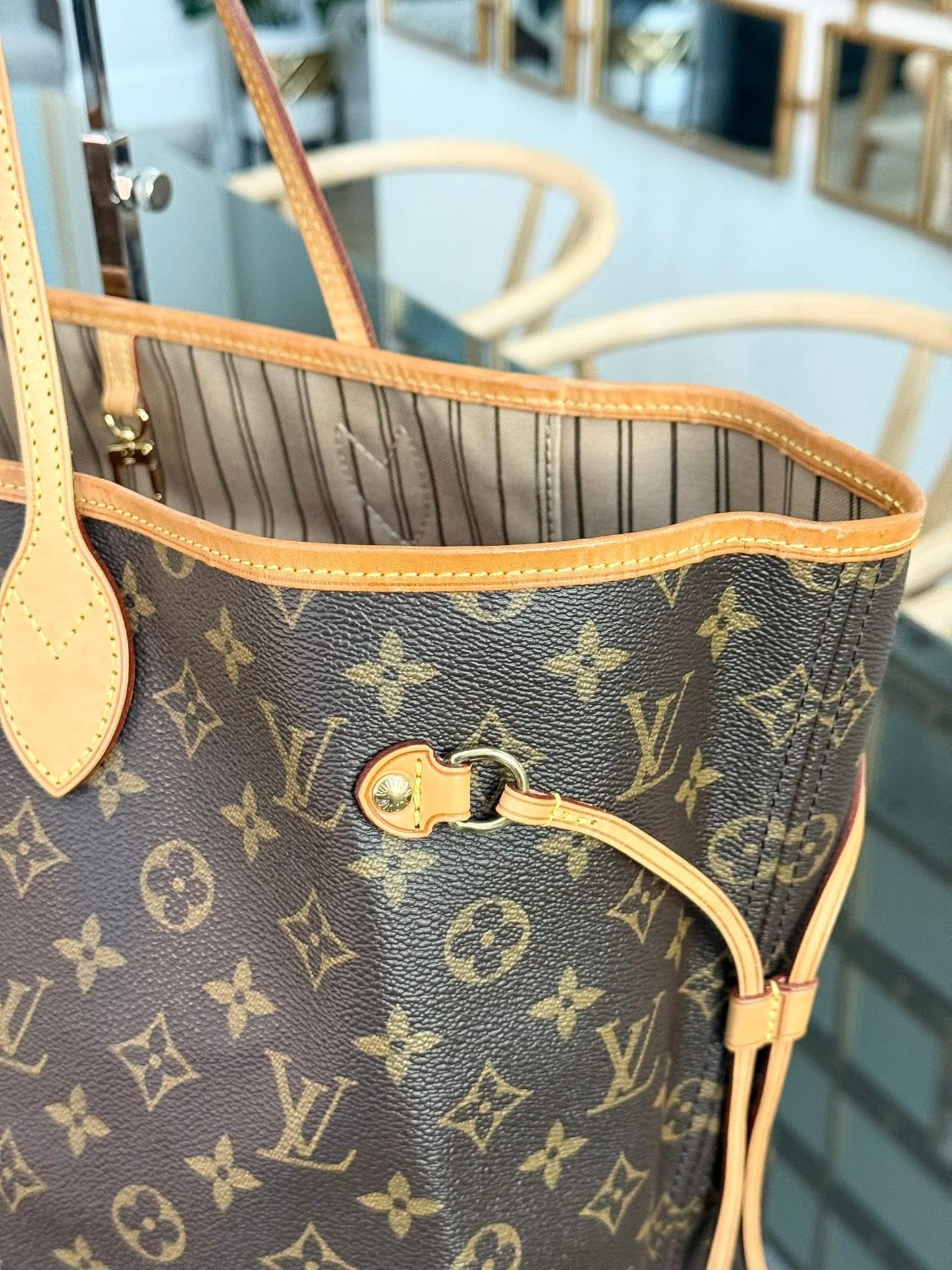 Neverfull GM in Monogram with Dustbag and Insert Organizer -🗓️ Year: 2015