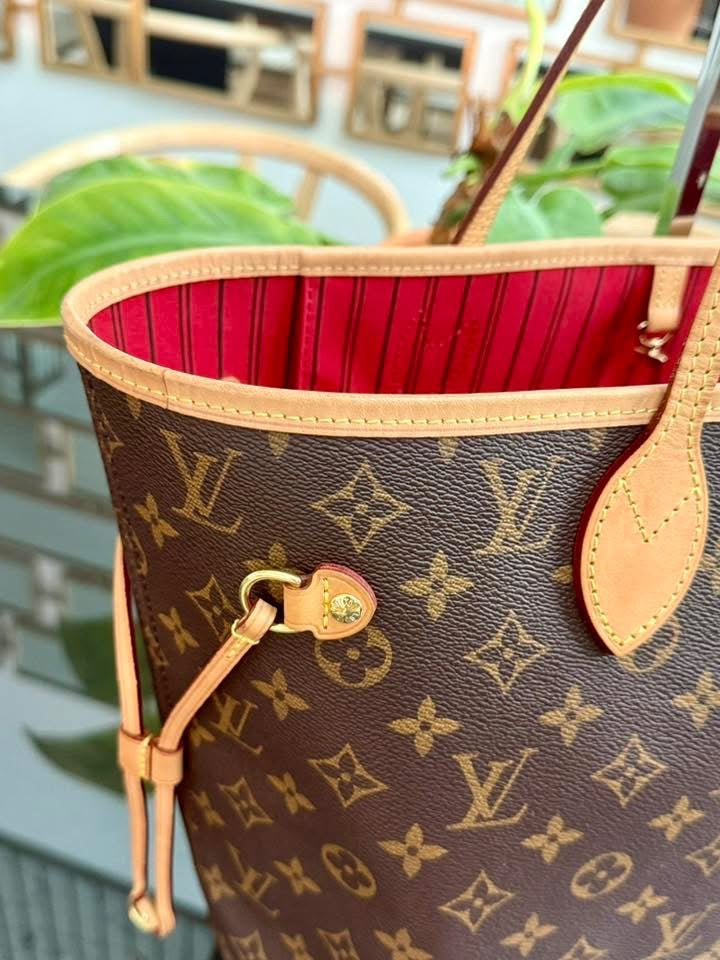 Neverfull MM Monogram in Cerise with Dustbag -🗓️ Microchip