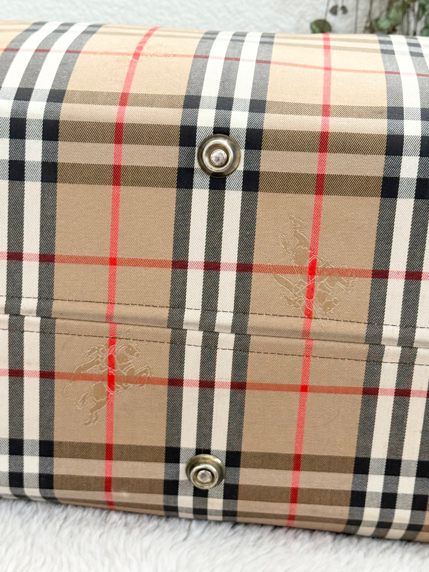 Burberry Duffle/ Travel Bag 📅