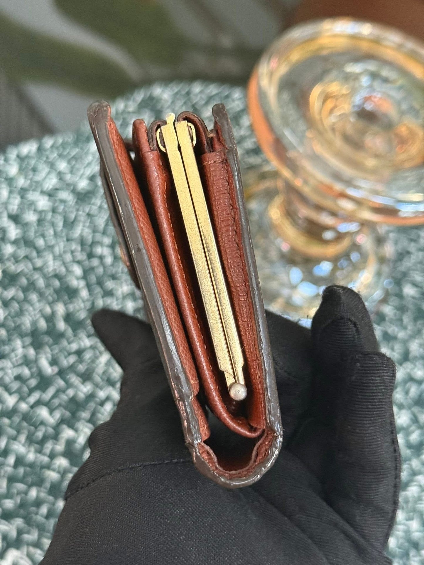 Kisslock Wallet in Monogram 🗓️ Year: 2000