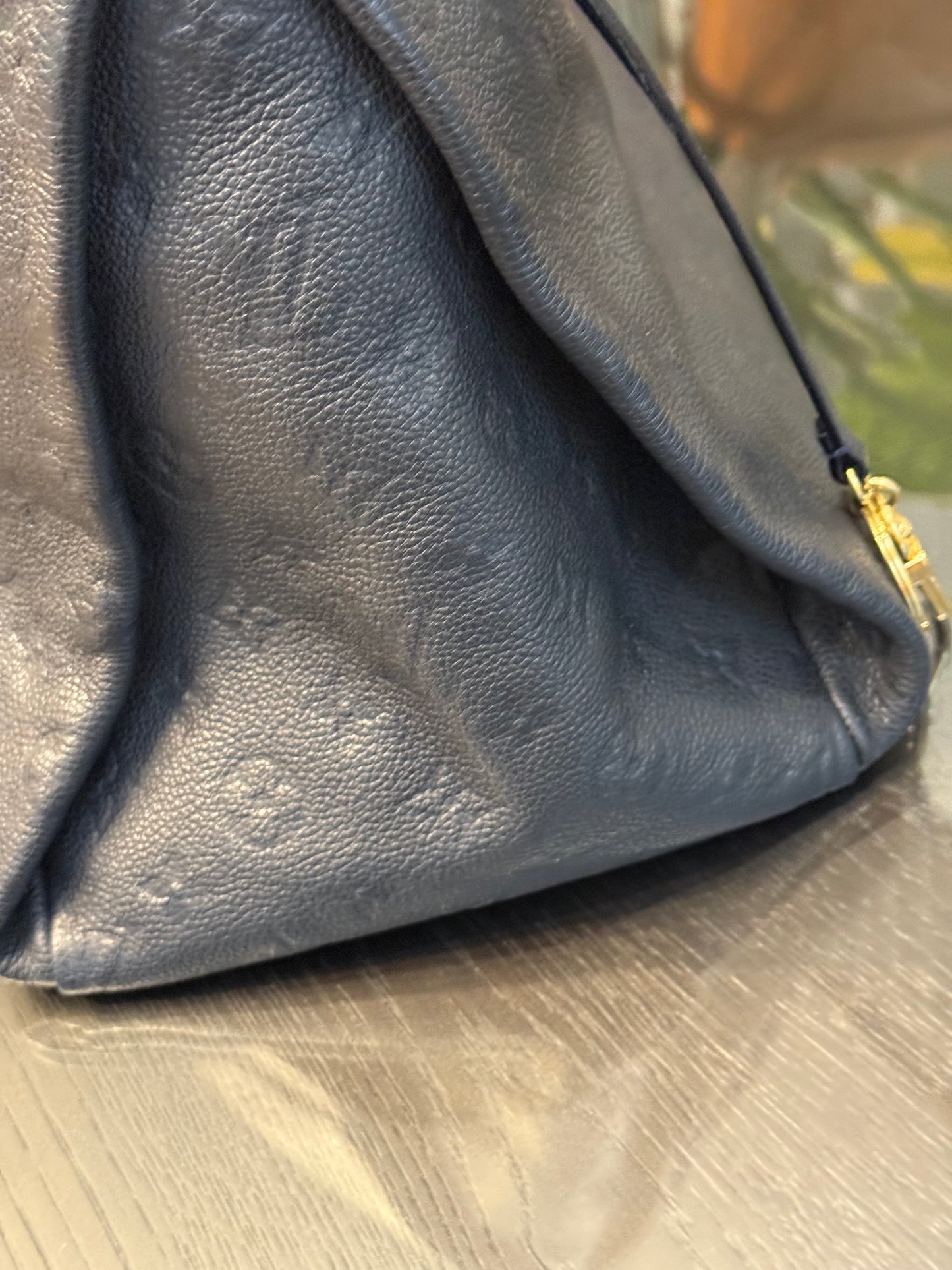 Artsy MM Empriente in Black/ Dark Blue with Dustbag and Insert Organizer 📅 Year: 2011