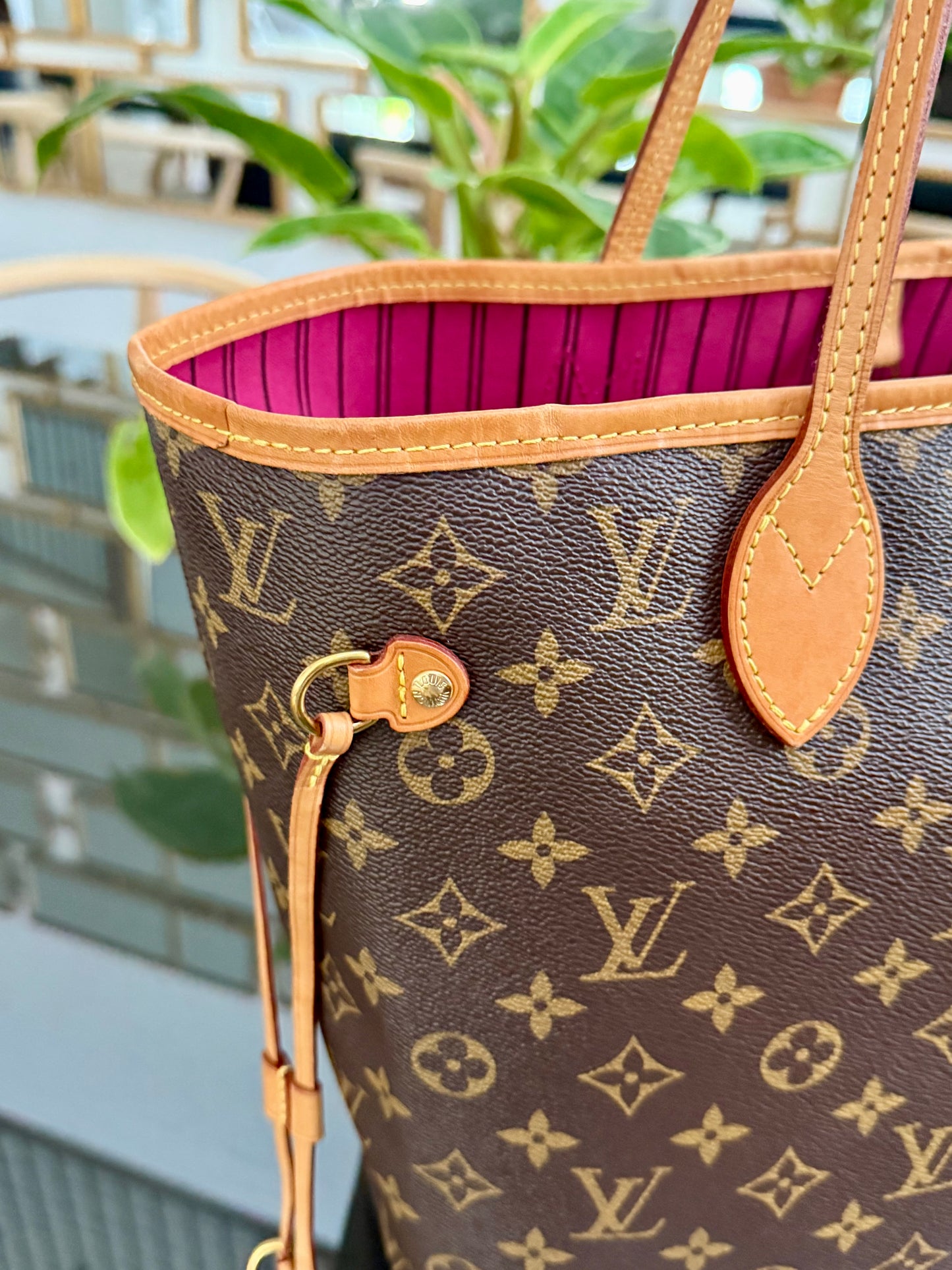 Neverfull MM in Peony with Insert Organizer and Dustbag 🗓️ Year: 2016